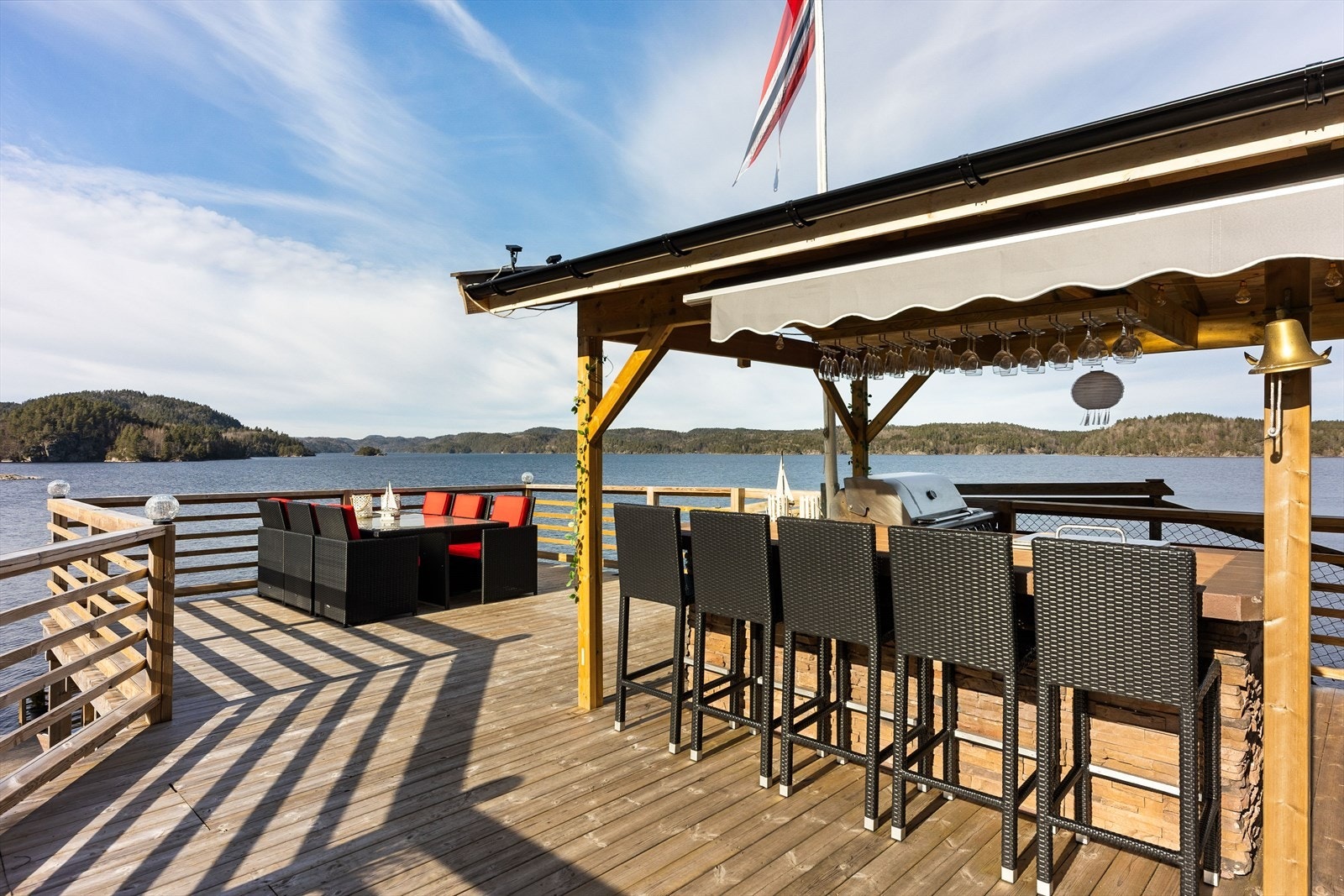 Bygget for å nyte lange sommerdager utendørs Galleribilde