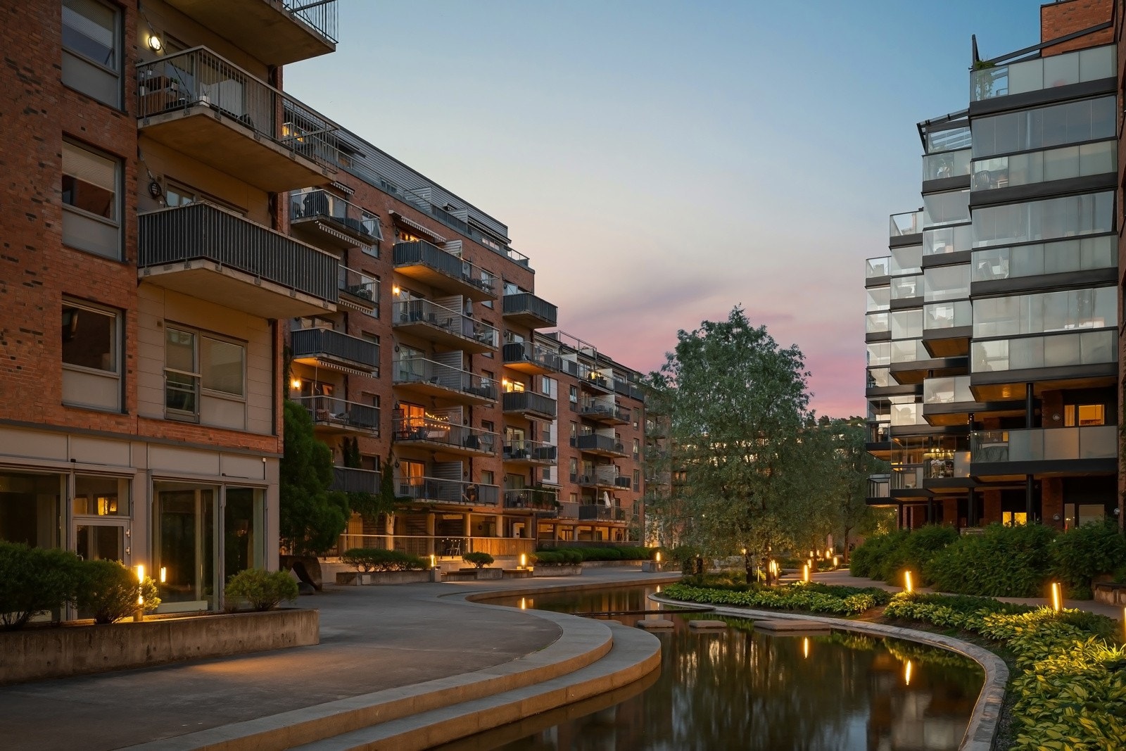 Boligen har en god intern beliggenhet i byggets 4. etasje Galleribilde