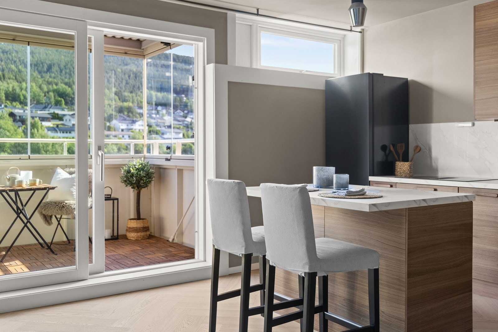 Barløsning med sitteplass for to Galleribilde