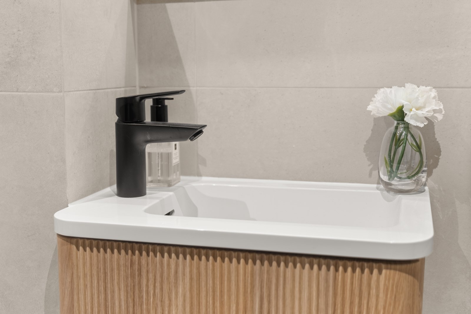 Det er opplegg for vaskemaskin på badet Galleribilde