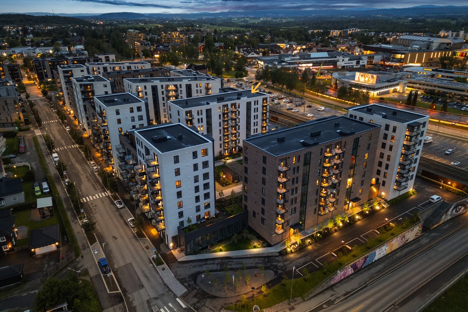 EIE Jessheim v/ Aleen Bajwa (400 45 643) har gleden av å presentere Dampsaga Allé 82 Galleribilde