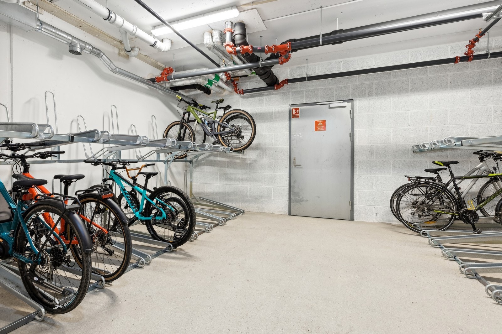 Felles sykkelparkering Galleribilde