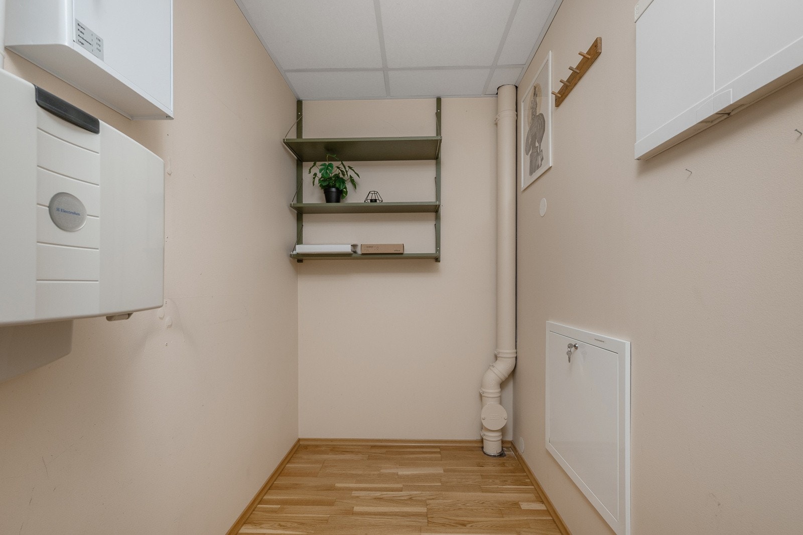 Ytterligere oppbevaringsmuligheter i en innvendig bod med tilgang fra entréen. Galleribilde