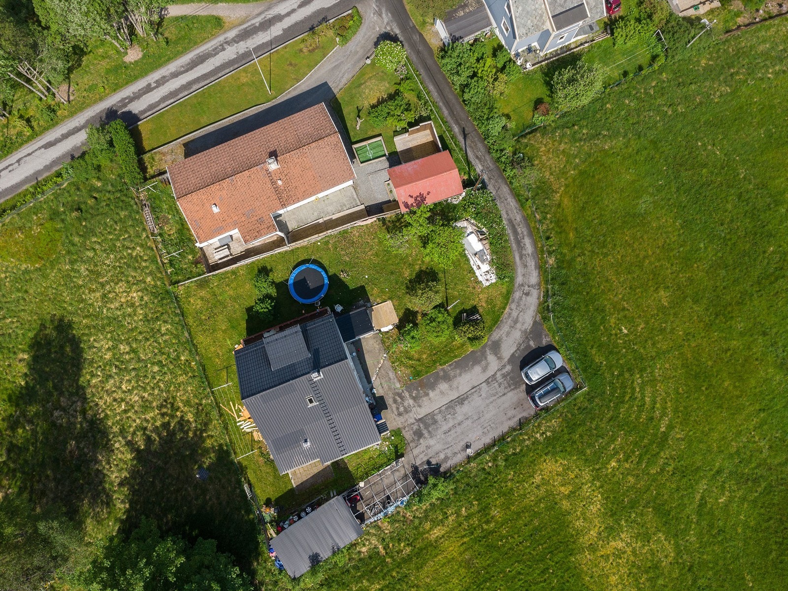 Dronebilde tatt fra fugleperspektiv Galleribilde
