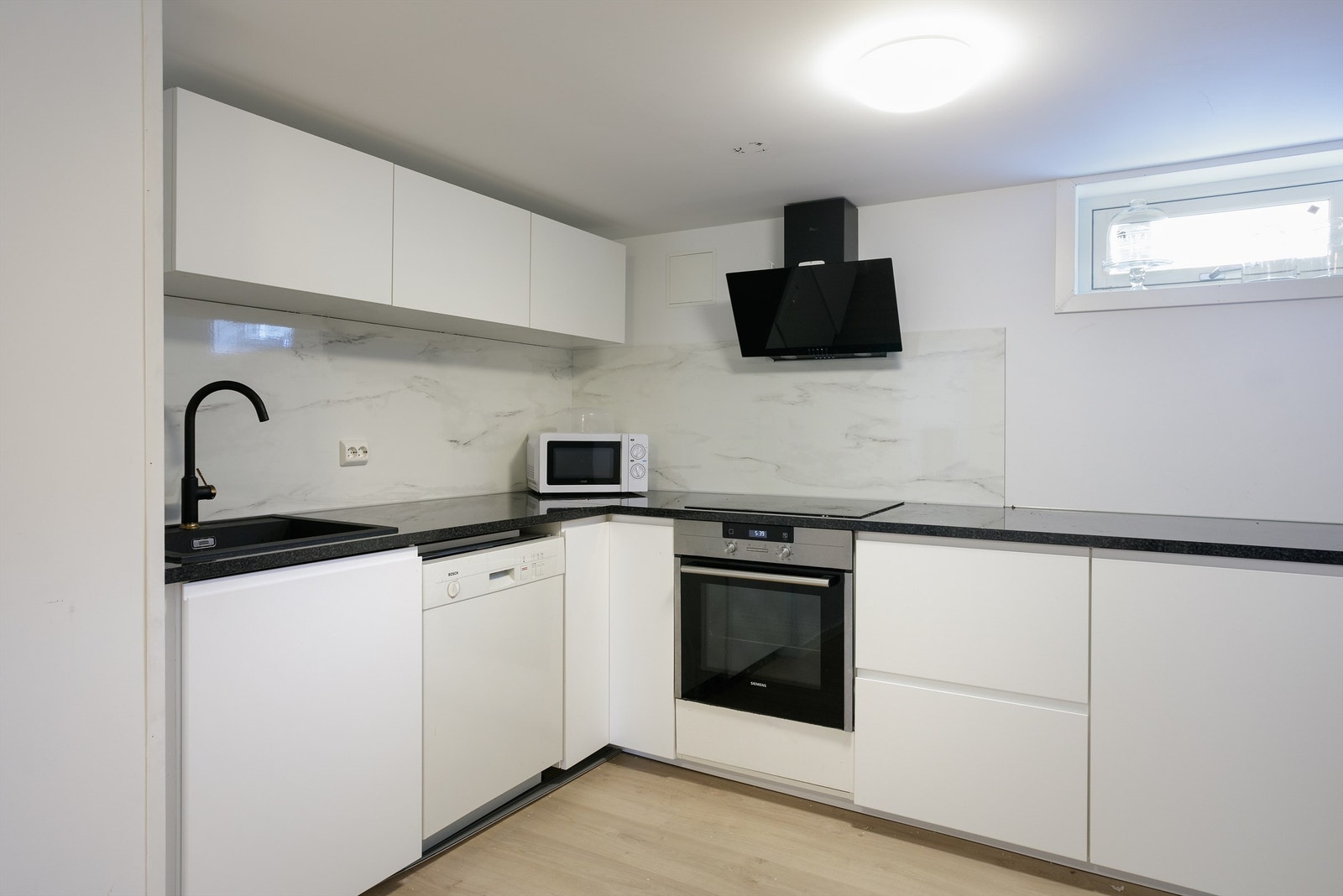 Kjøkken i underetasjen Galleribilde