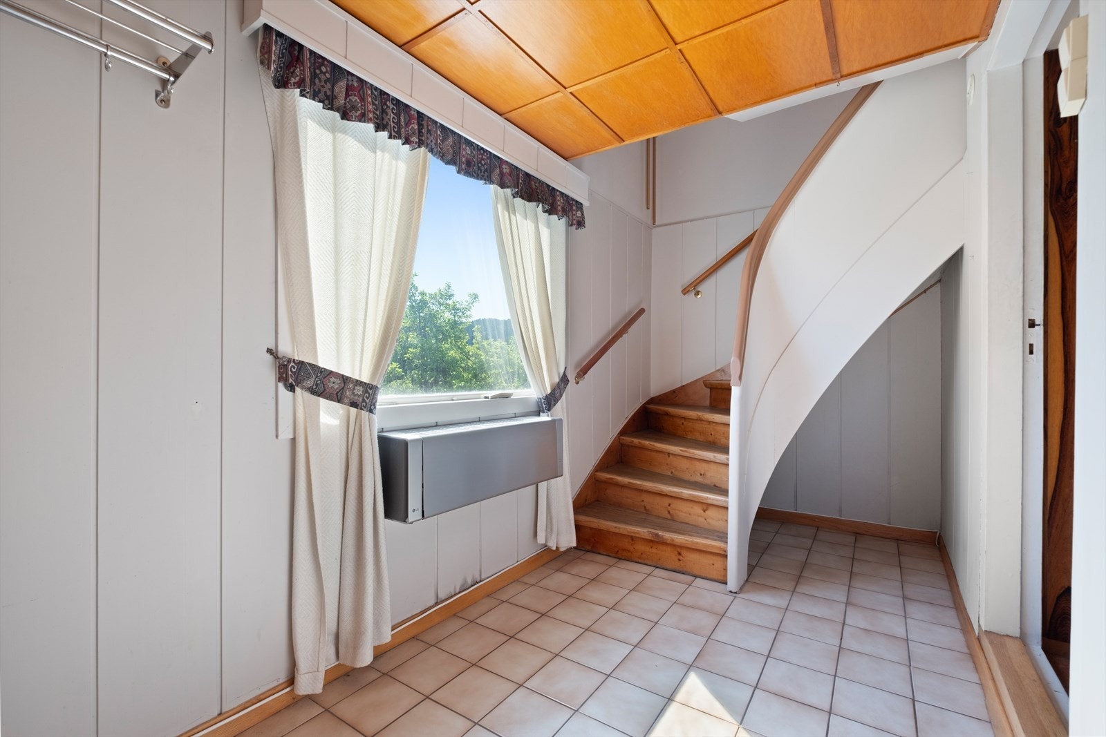 Gang/trapperom Galleribilde