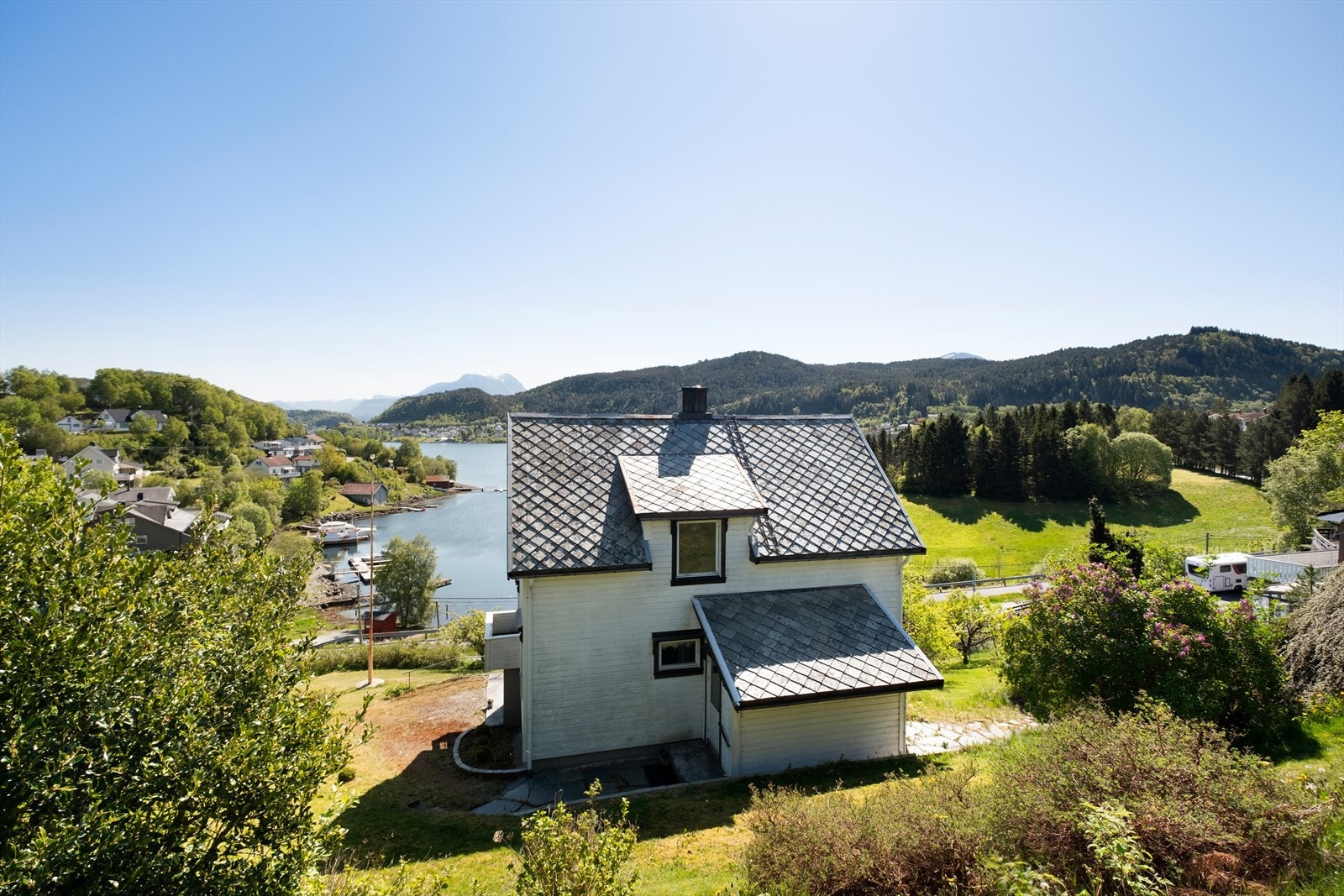 Husk å melde deg på visningen! Du finner virtuell visning under nyttige lenker på finn.no Galleribilde