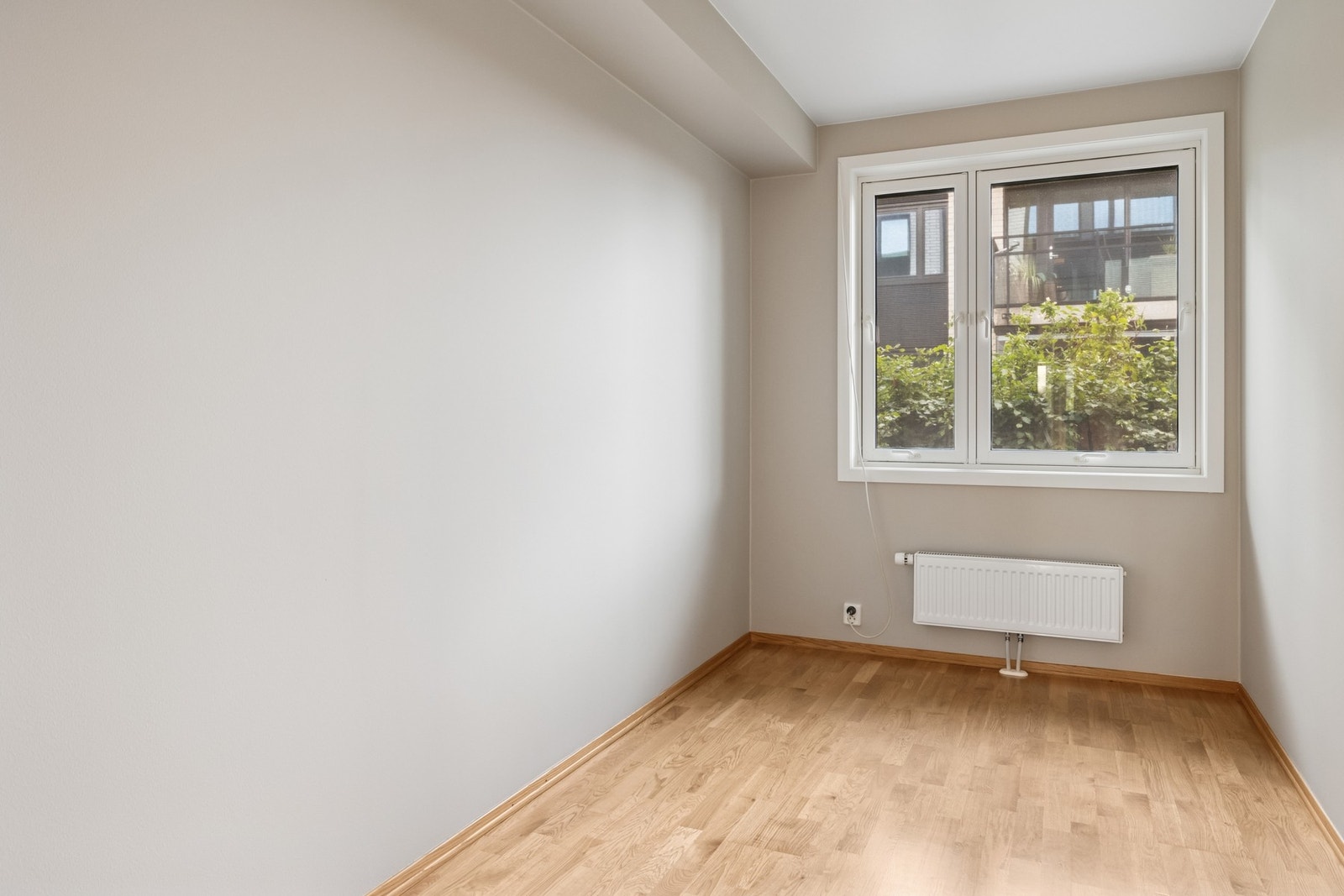 Gulvflater er belagt med parkett. Galleribilde