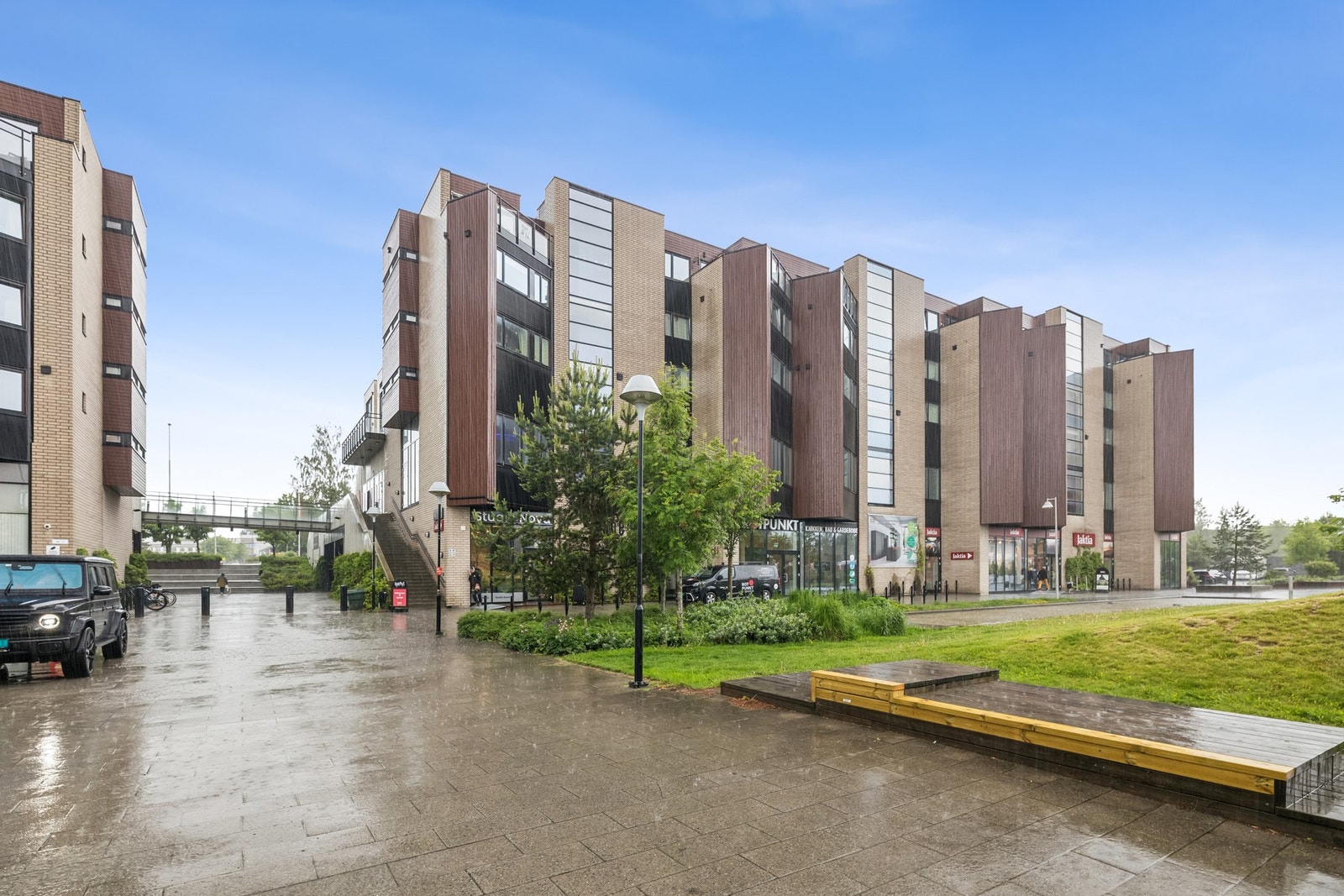 Det er gangavstand til skoler, barnehager og Jessheim sentrum med de fleste fasiliteter. Galleribilde