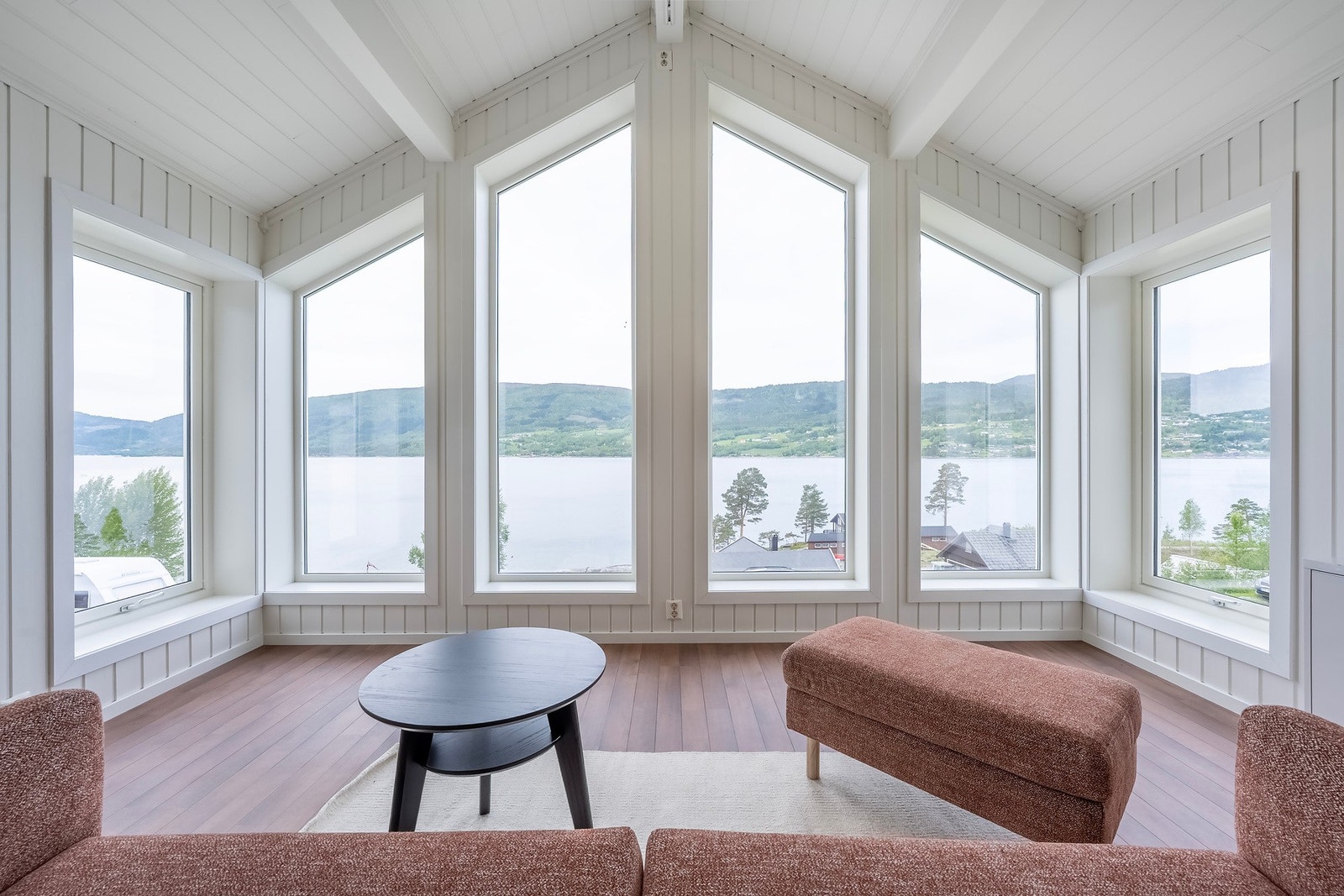 Lekker utsikt utover fjorden. Galleribilde