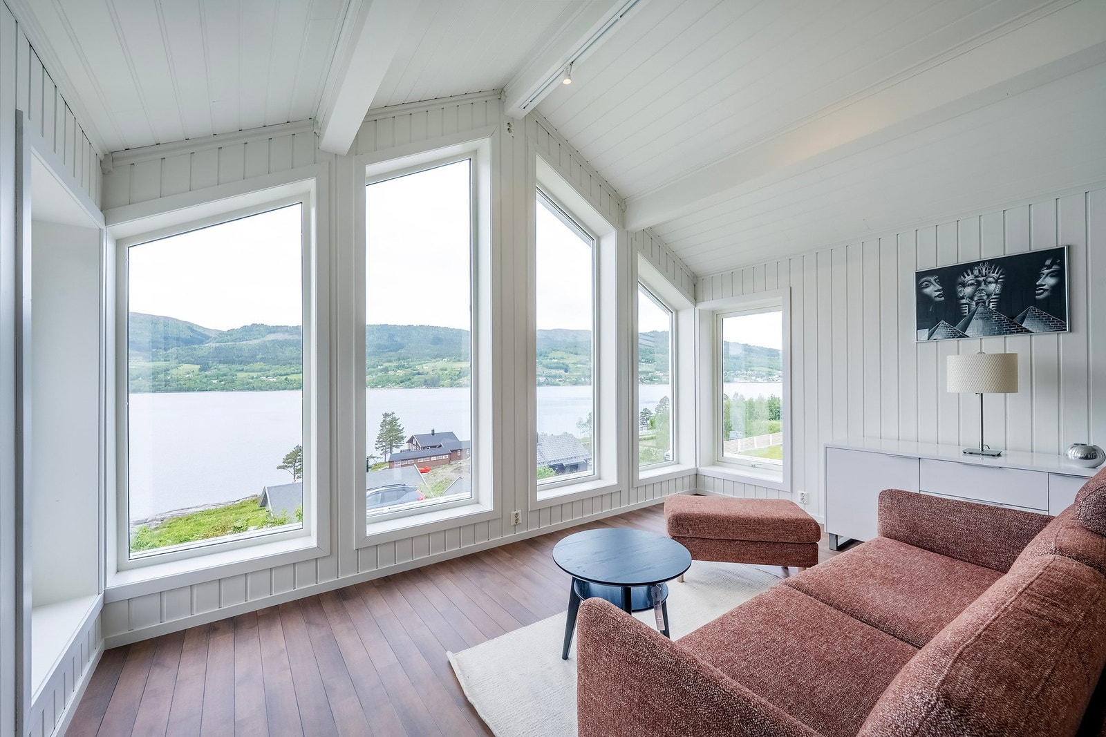 Rommet benyttes i dag som stue nr.2. Galleribilde
