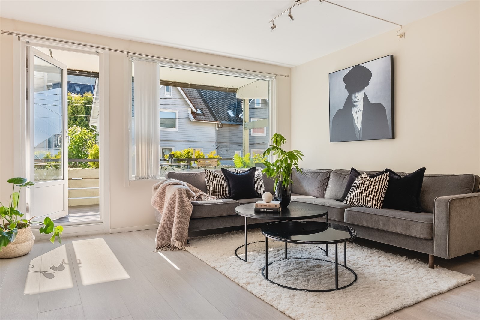 God plass til stor sittegruppe. Galleribilde