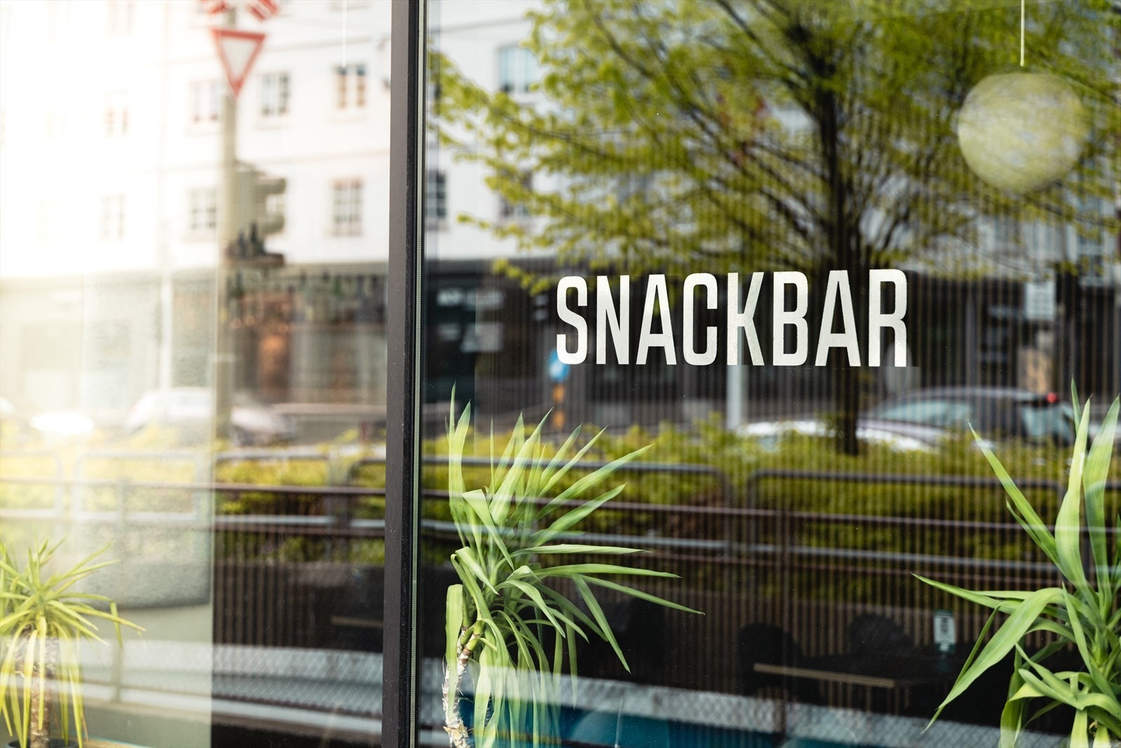 Området har spennende restauranter med riktig atmosfære som Bien Snackbar, Colonialen Kranen, JAJA Streetfood & Bar og sushirestauranter. Galleribilde