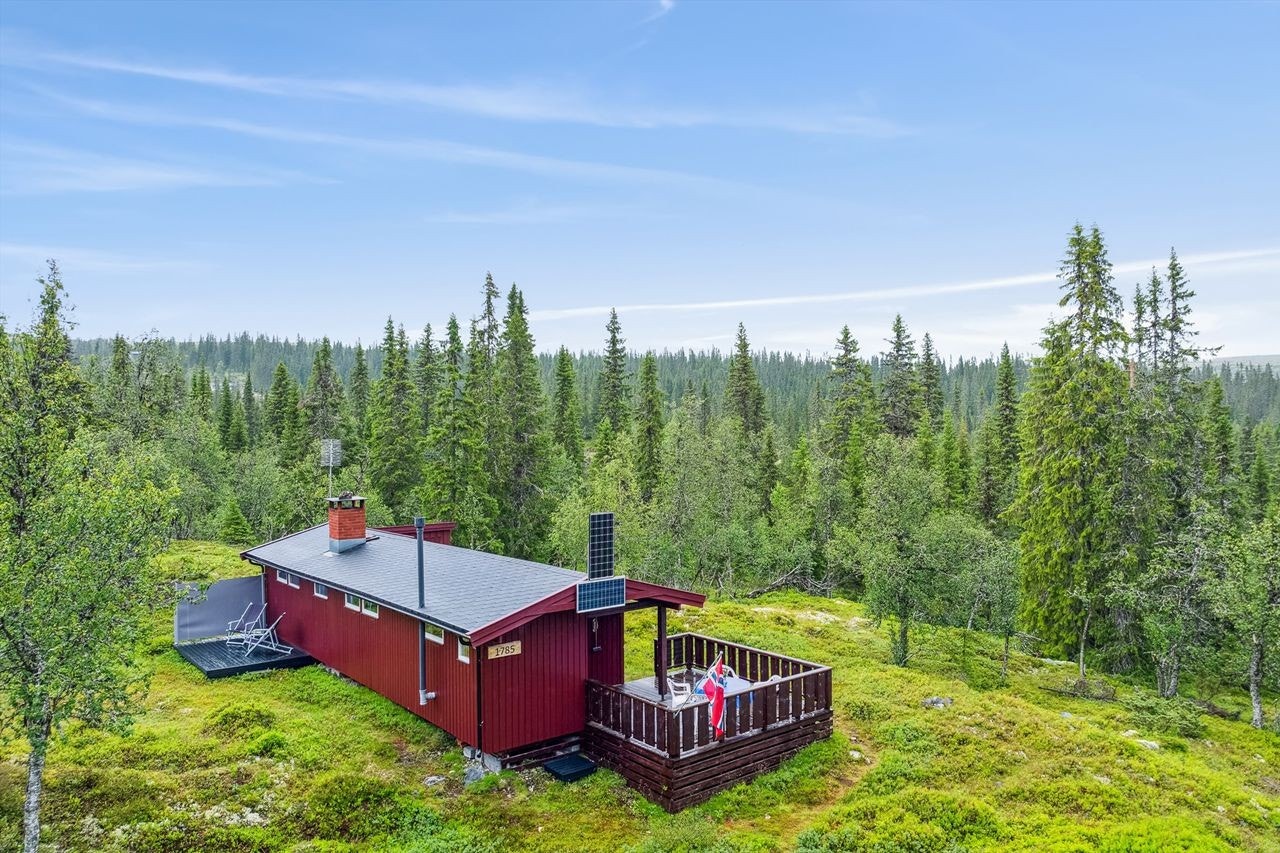 Fin beliggenhet ved foten av Bittermarka nær løype og turstier. Galleribilde