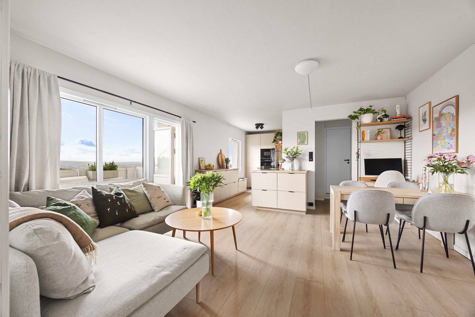 Nytt gulv fra 2021 med varmefolie under Galleribilde