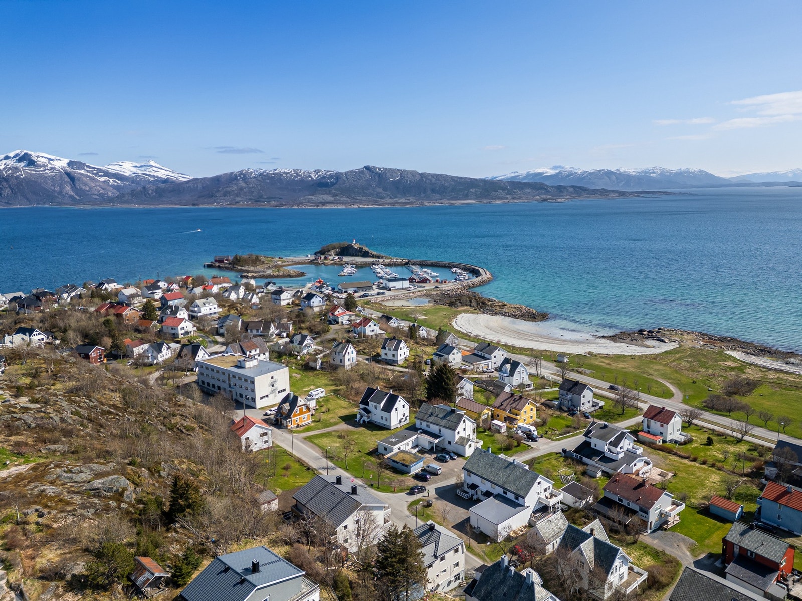 Gangavstand til strand, skole, barnehage og idrettsanlegg Galleribilde