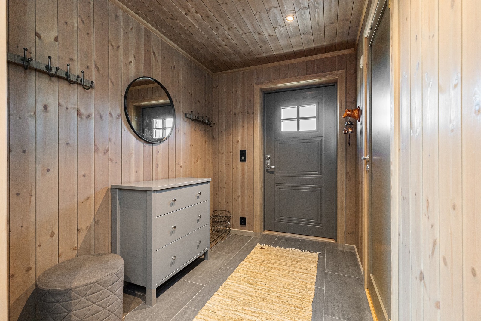 Gulvvarme i alle rom på hytta med unntak av soverom Galleribilde