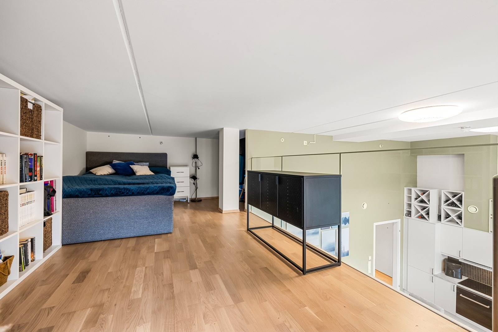 Her har du også kneloft med gode oppbevaringsmuligheter. Galleribilde