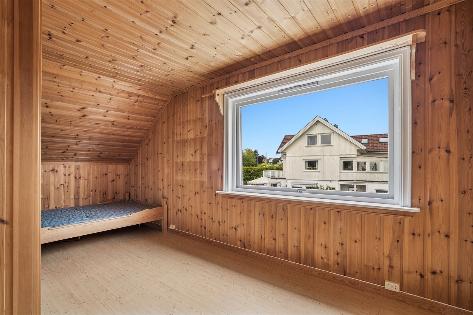 Soverom nr. 1 i loftsetasjen. Galleribilde