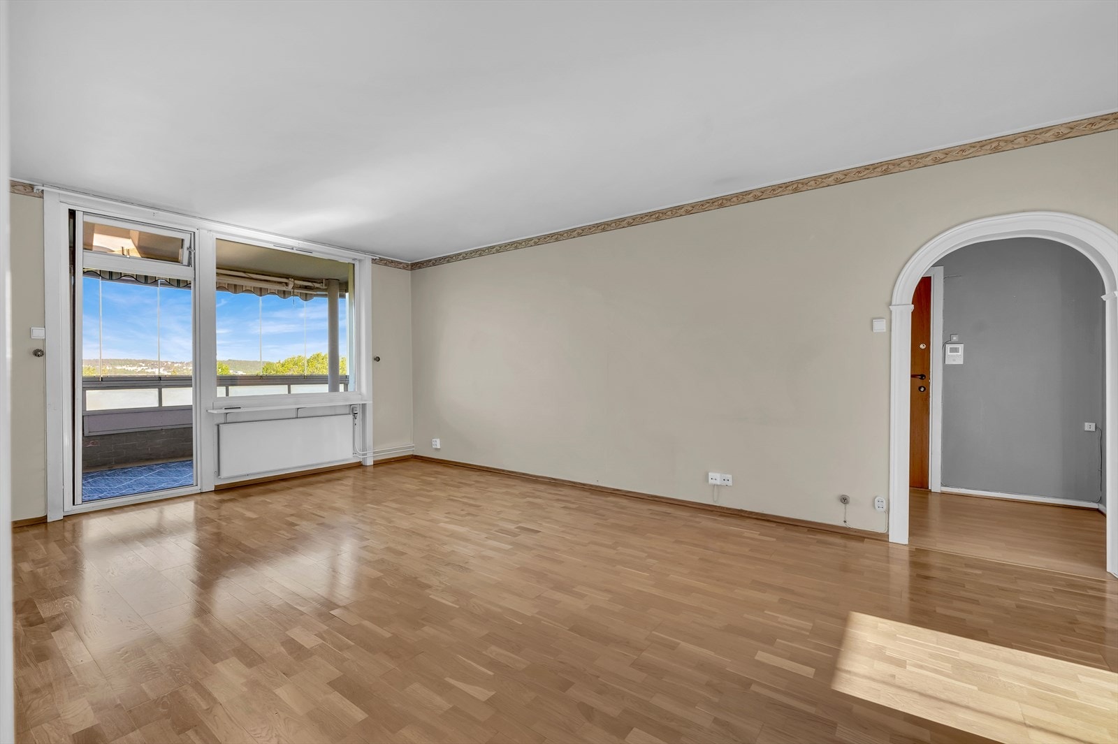 Leiligheten holder en eldre standard, og oppussing må påregnes. Galleribilde