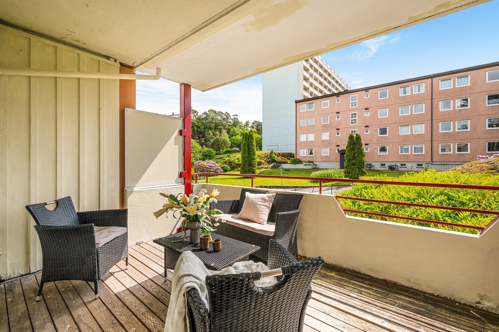 Her er det god plass til utemøbler, grill og beplatning. Galleribilde