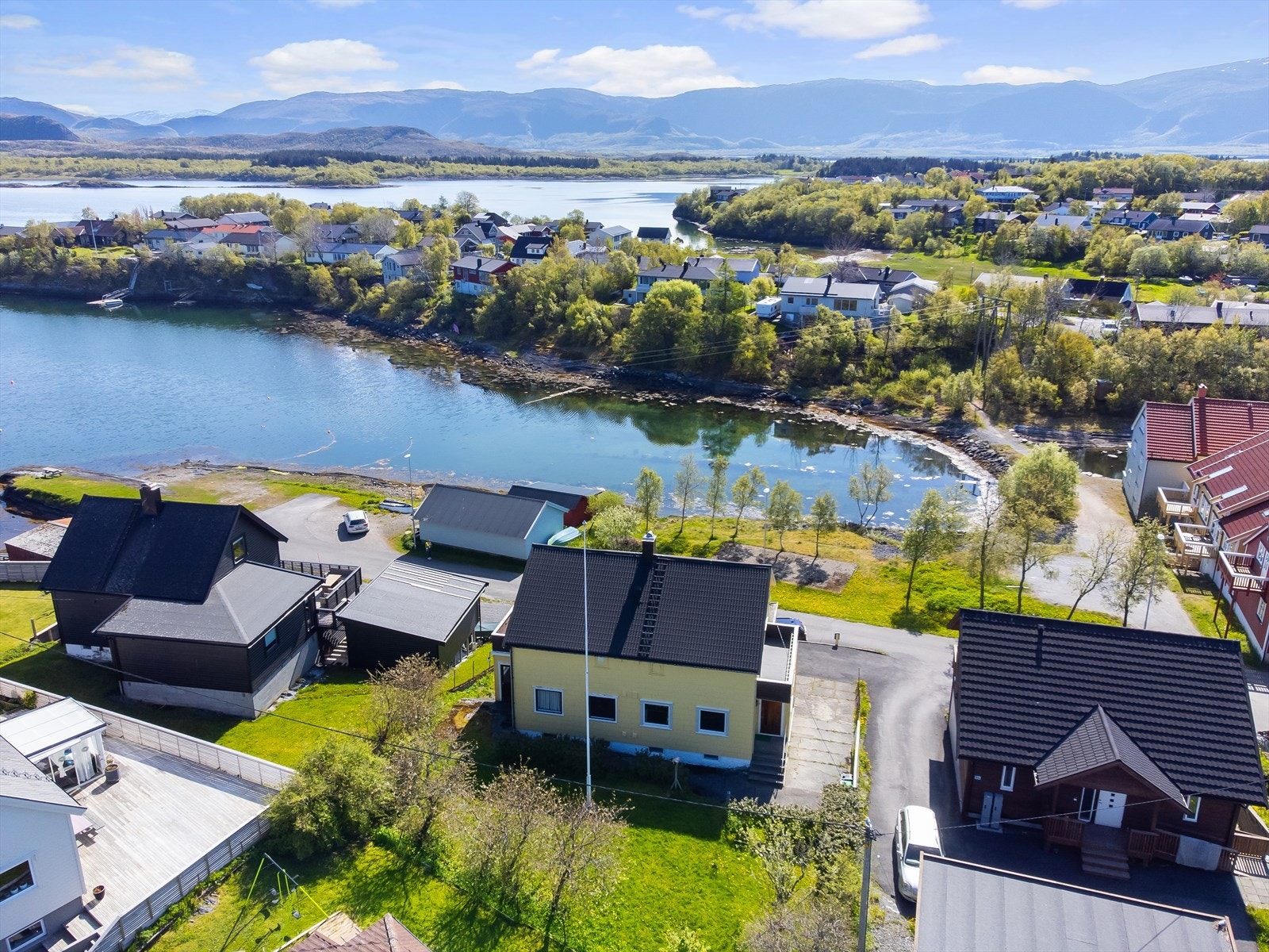 Velkommen til Thomaslenninga 7 som her presenteres av eiendomsmegler Kristoffer Bjørnvik - REDE Eiendomsmegling Galleribilde