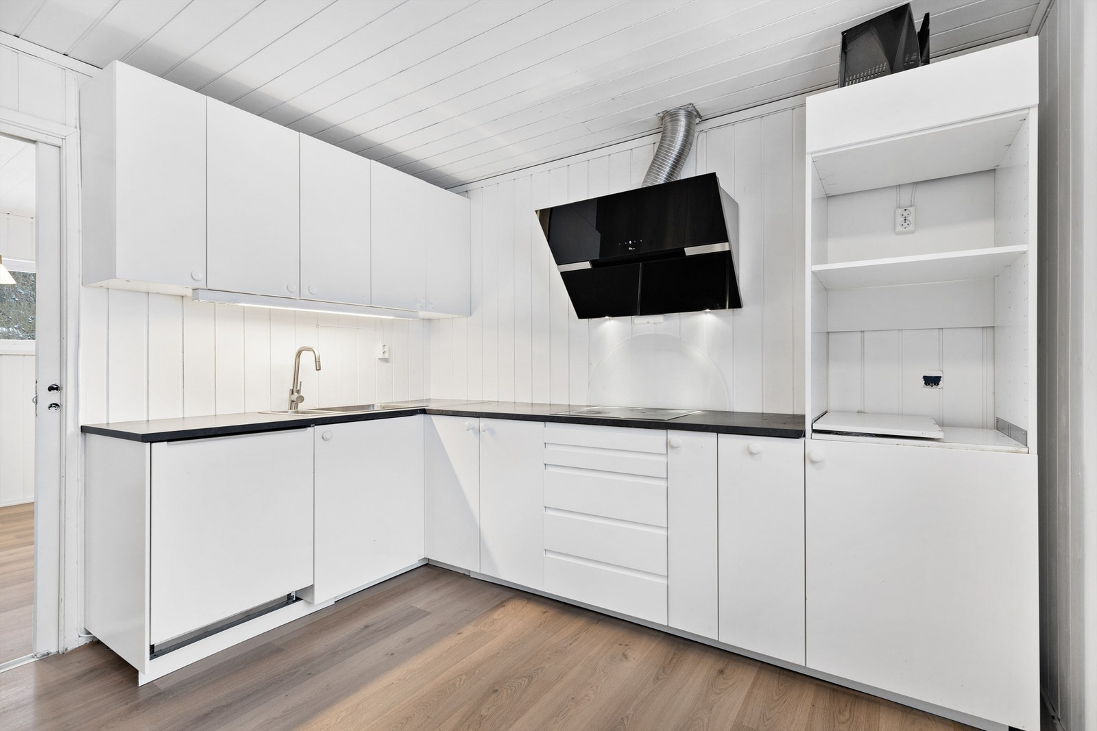 Velkommen til Skjellestadhagen 9, presentert av Truls E. Holm i Krogsveen. Galleribilde