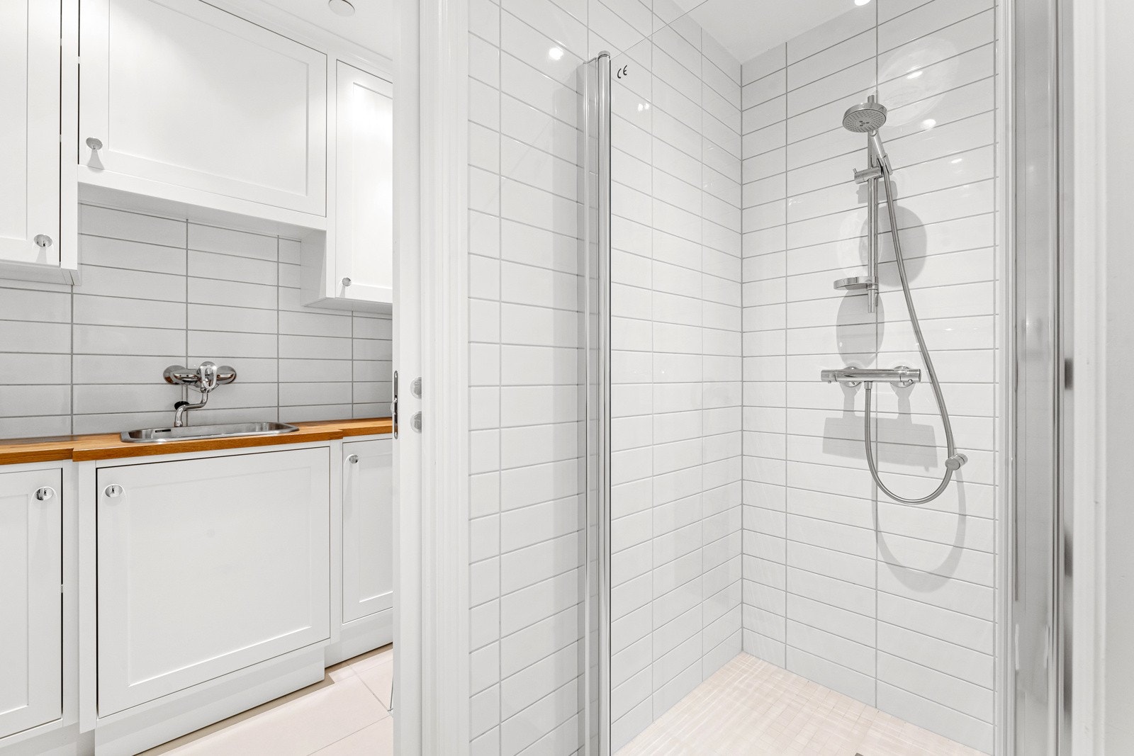 Sonene kan lukkes med skyvedører for ekstra privatliv, svært praktisk når man har gjester på besøk. Galleribilde