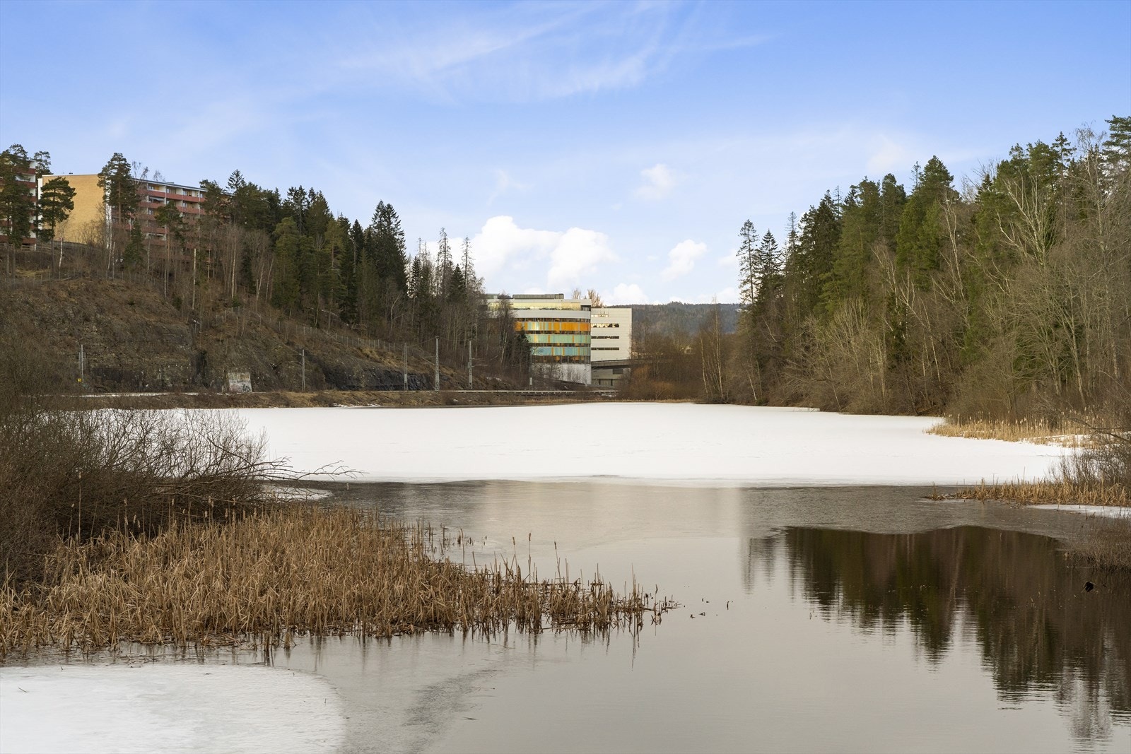 Nærliggende Bondivannet byr på fine omgivelser og turstier. Galleribilde