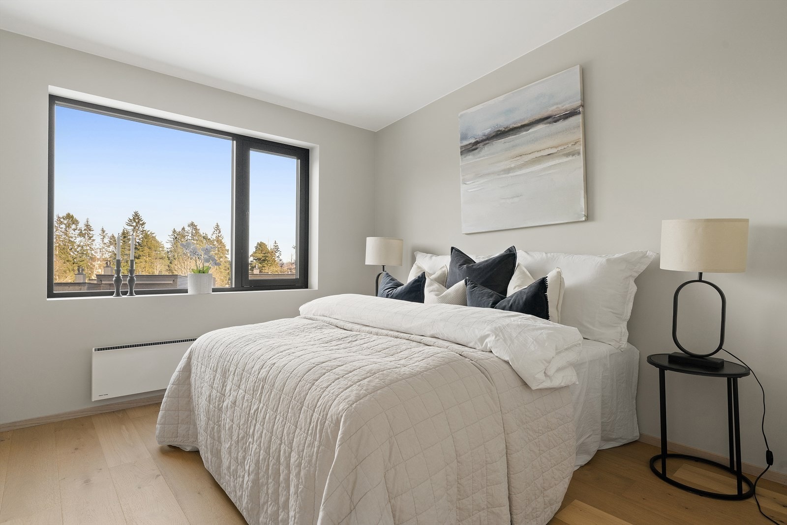 Boligens hovedsoverom er på hele 16,9 kvm. Galleribilde