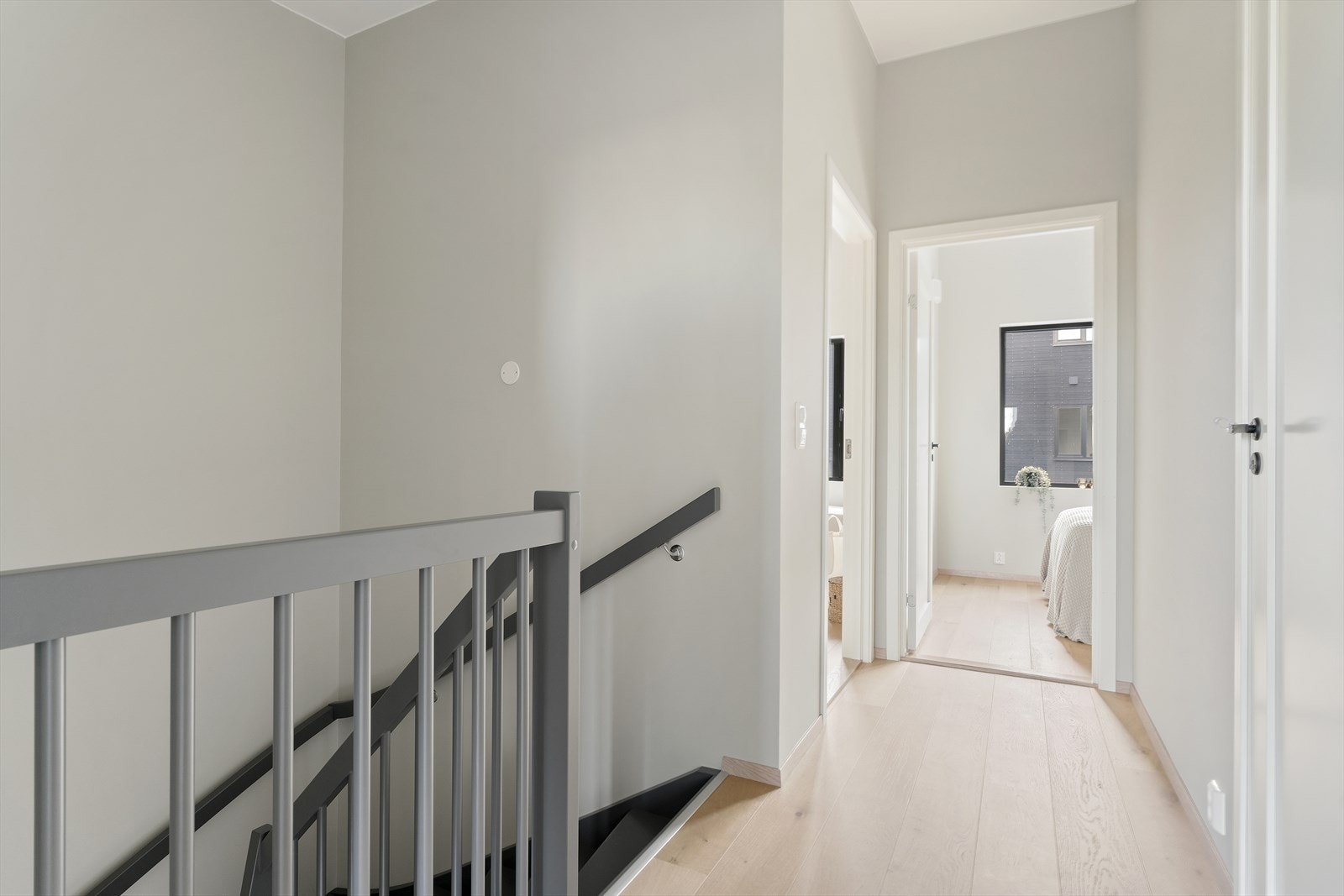 Trappeløp opp til boligens tredje etasje. Galleribilde