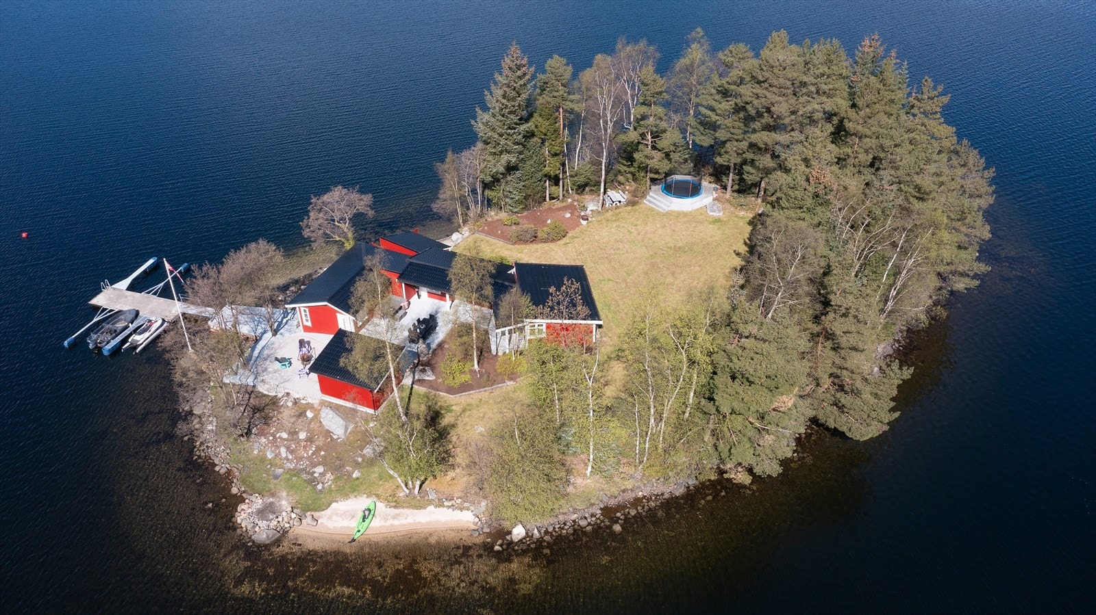 God boltreplass på egen øy Galleribilde