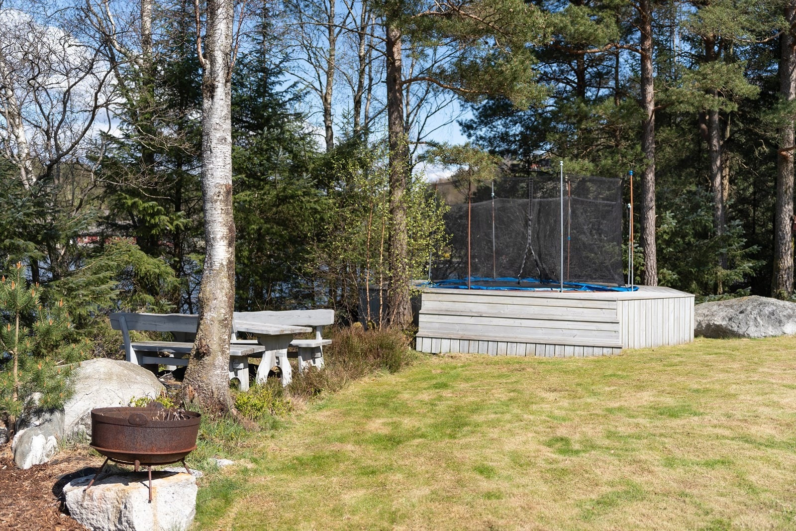 Nedbygget trampoline Galleribilde