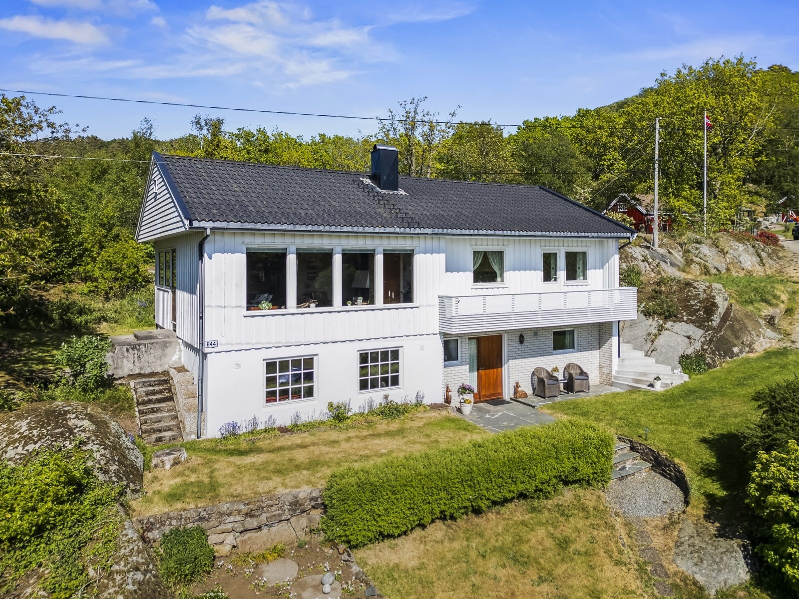 Eiendomsmegler MNEF Anita Cecilie Gabrielsen ønsker velkommen til Teis Lundegaards vei 644! Galleribilde