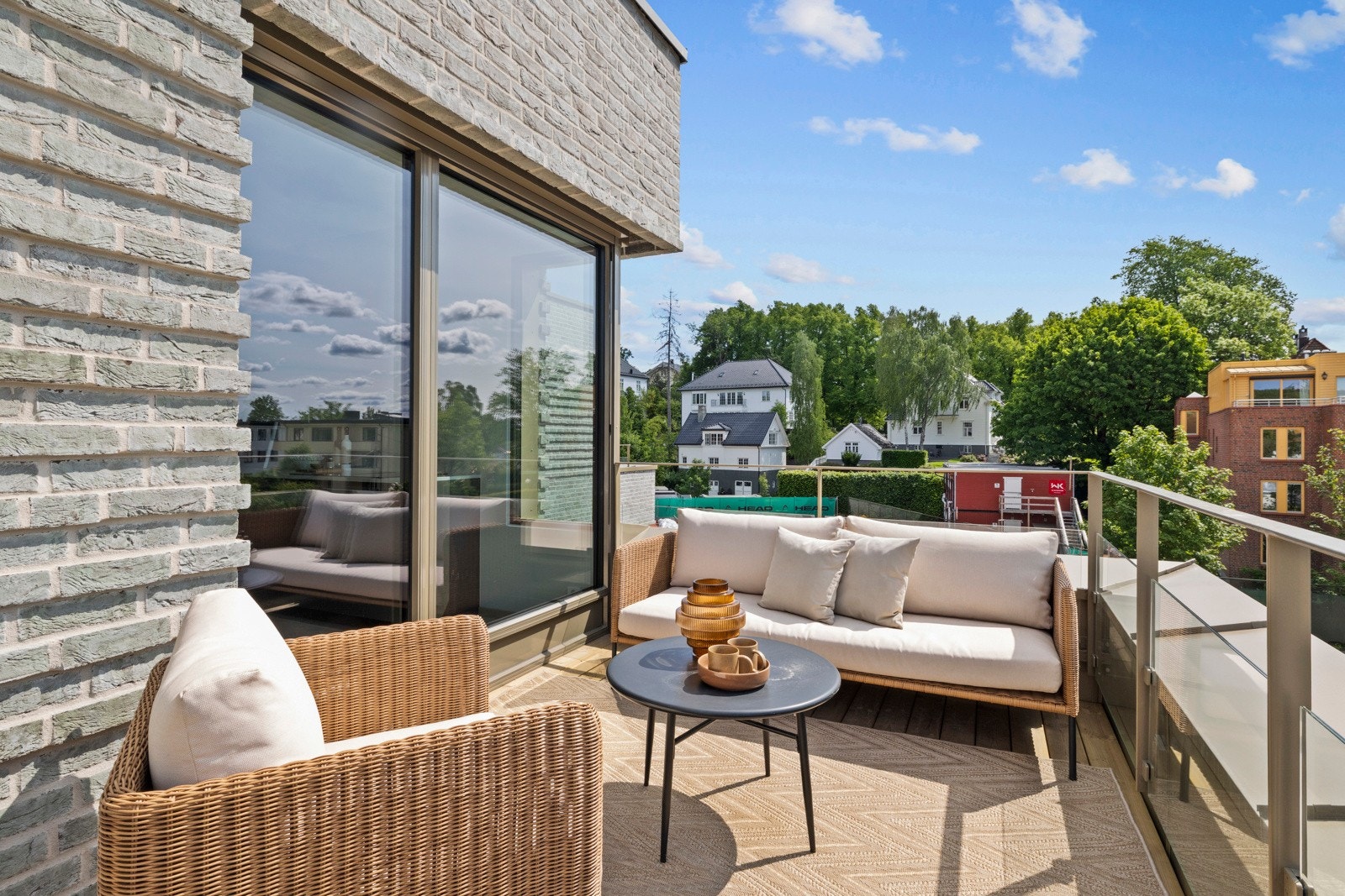Sydvestvendt takterrasse på 16 kvadratmeter Galleribilde