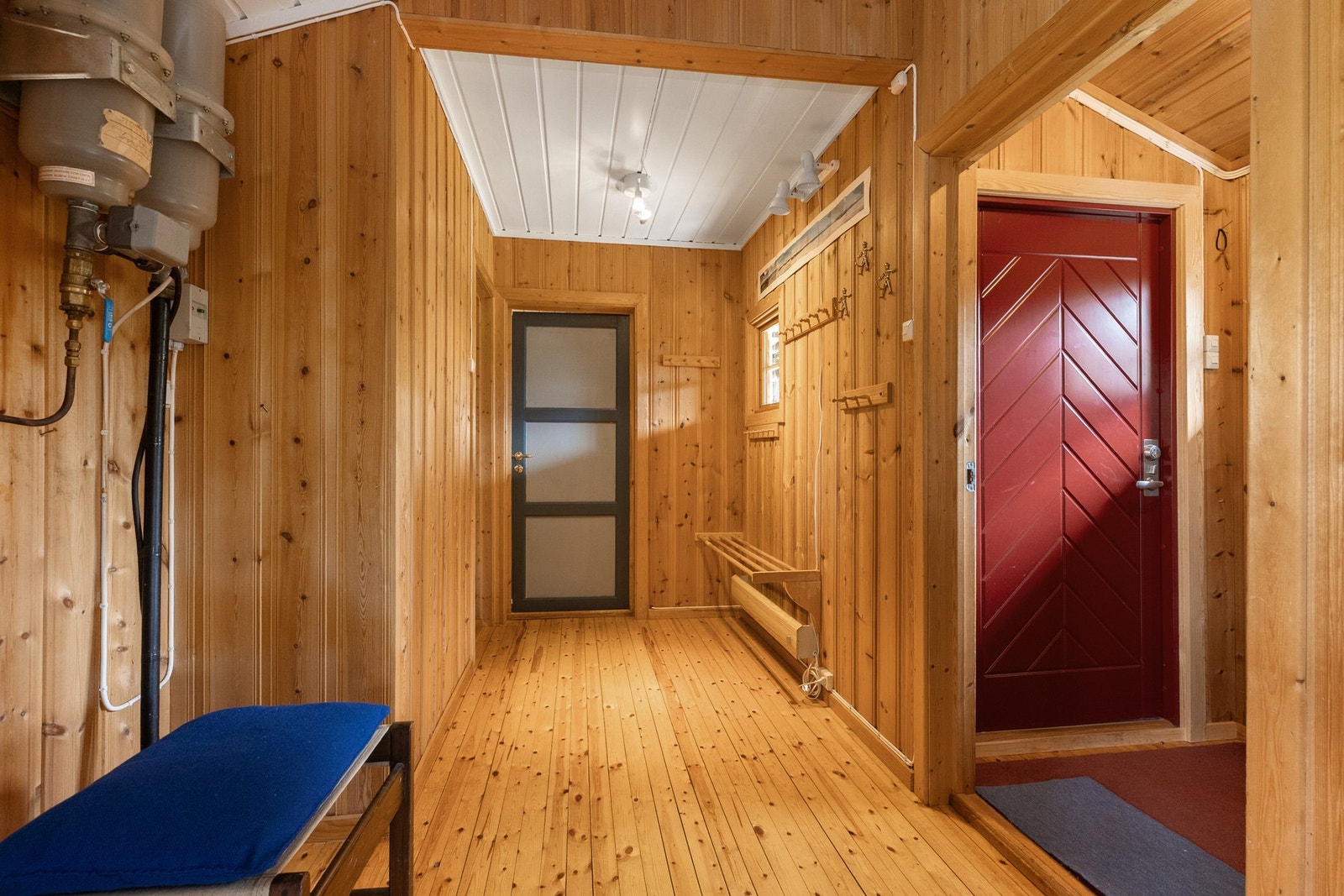 2015 ble det satt inn ny ytterdør Galleribilde