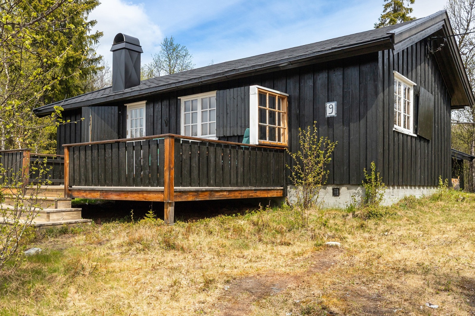 2020 ble det utvendig vedlikeholdt med maling av ytterkledning og terrasse. Nytt takbelegg og pipehatt Galleribilde