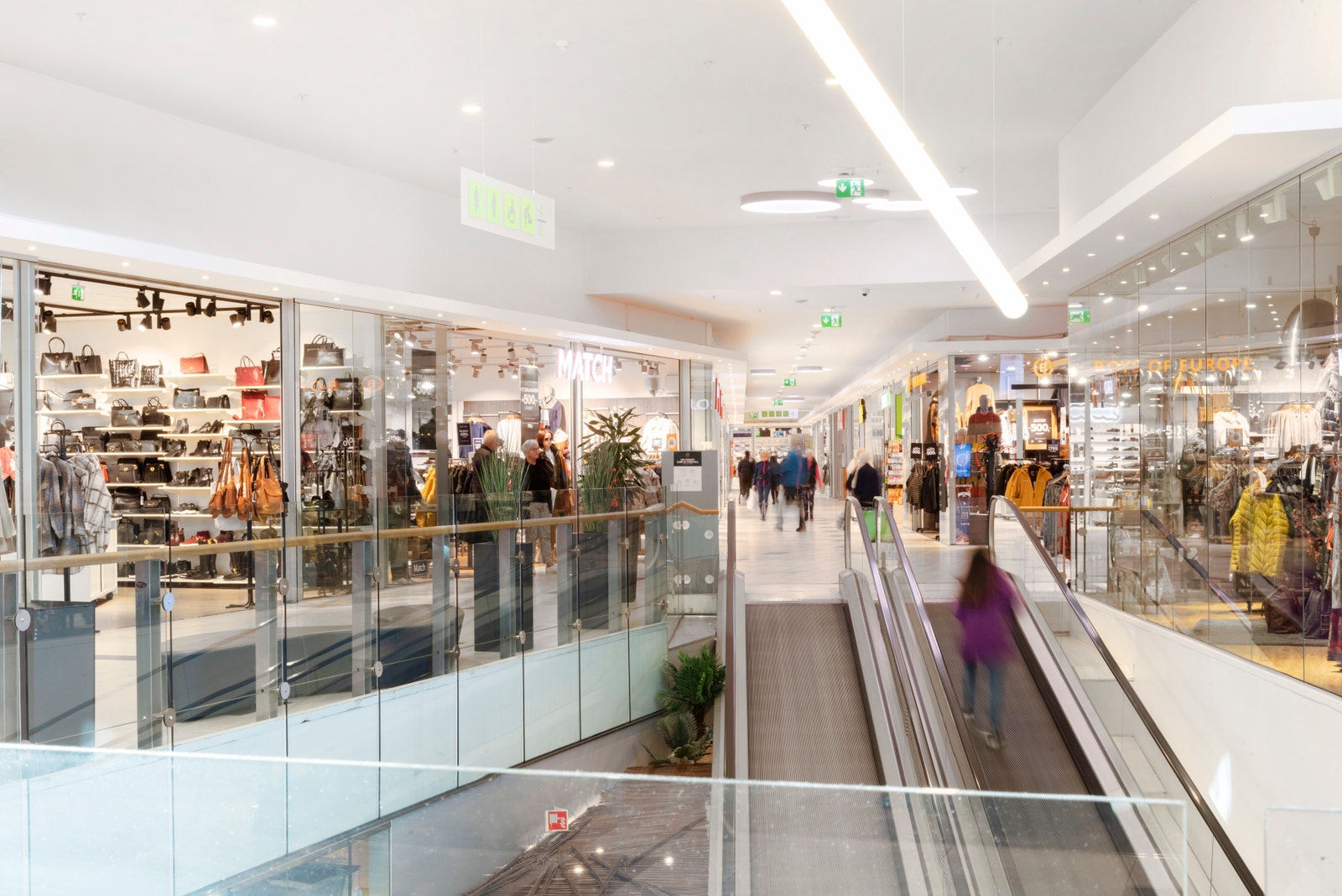 Rygge storsenter med flere butikker og serveringssteder Galleribilde