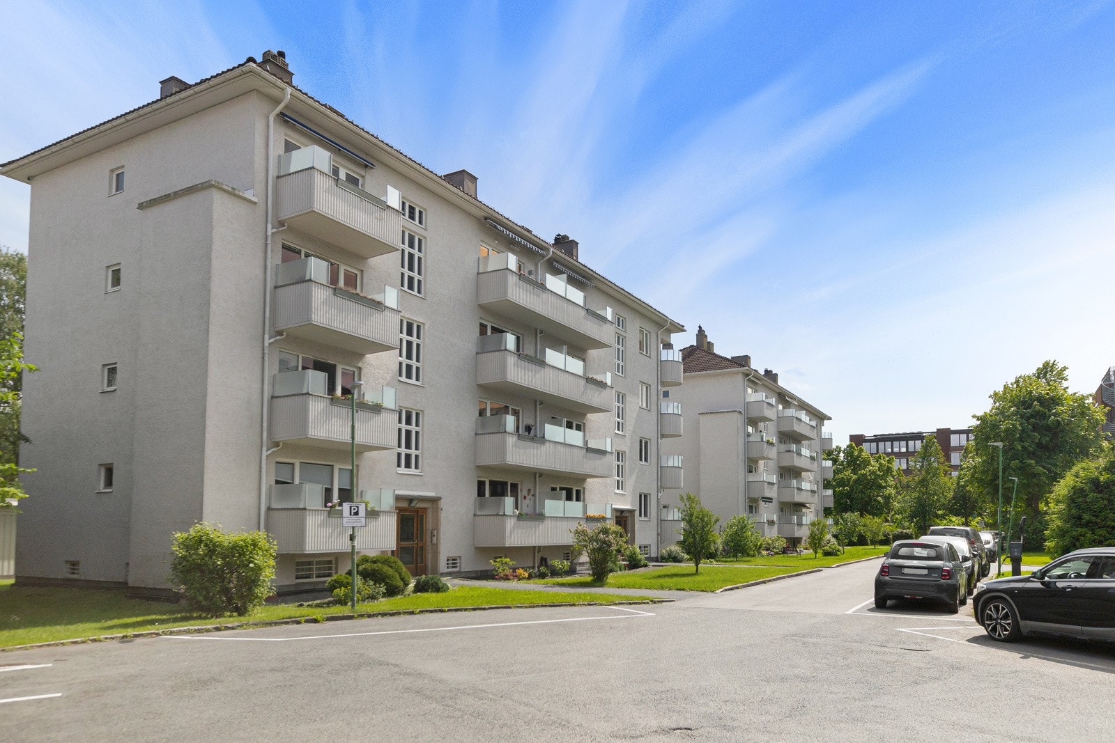 Borettslaget har parkeringsplasser som er forbeholt beboere. Galleribilde