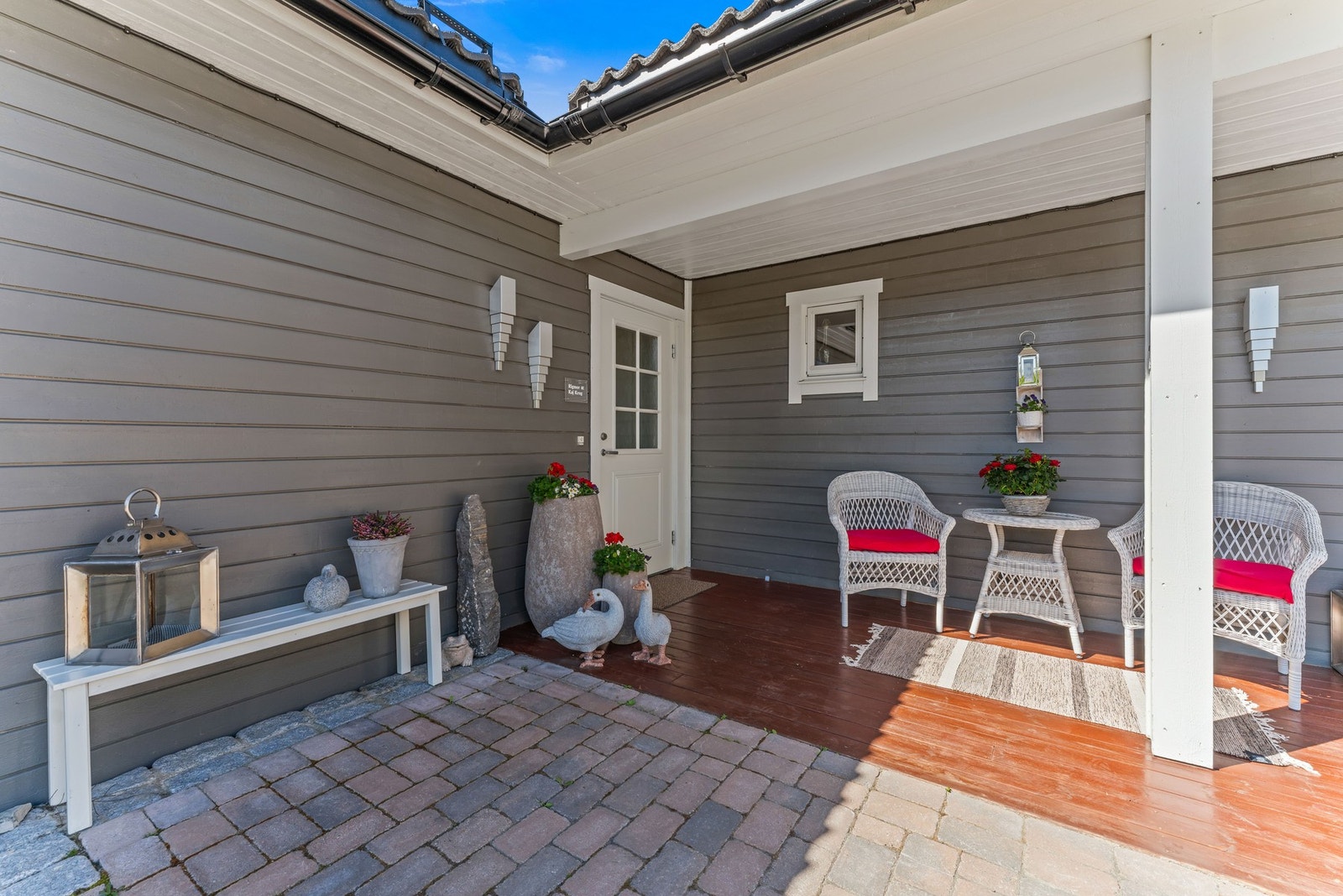 Innbydende og koselig inngangsparti. Galleribilde