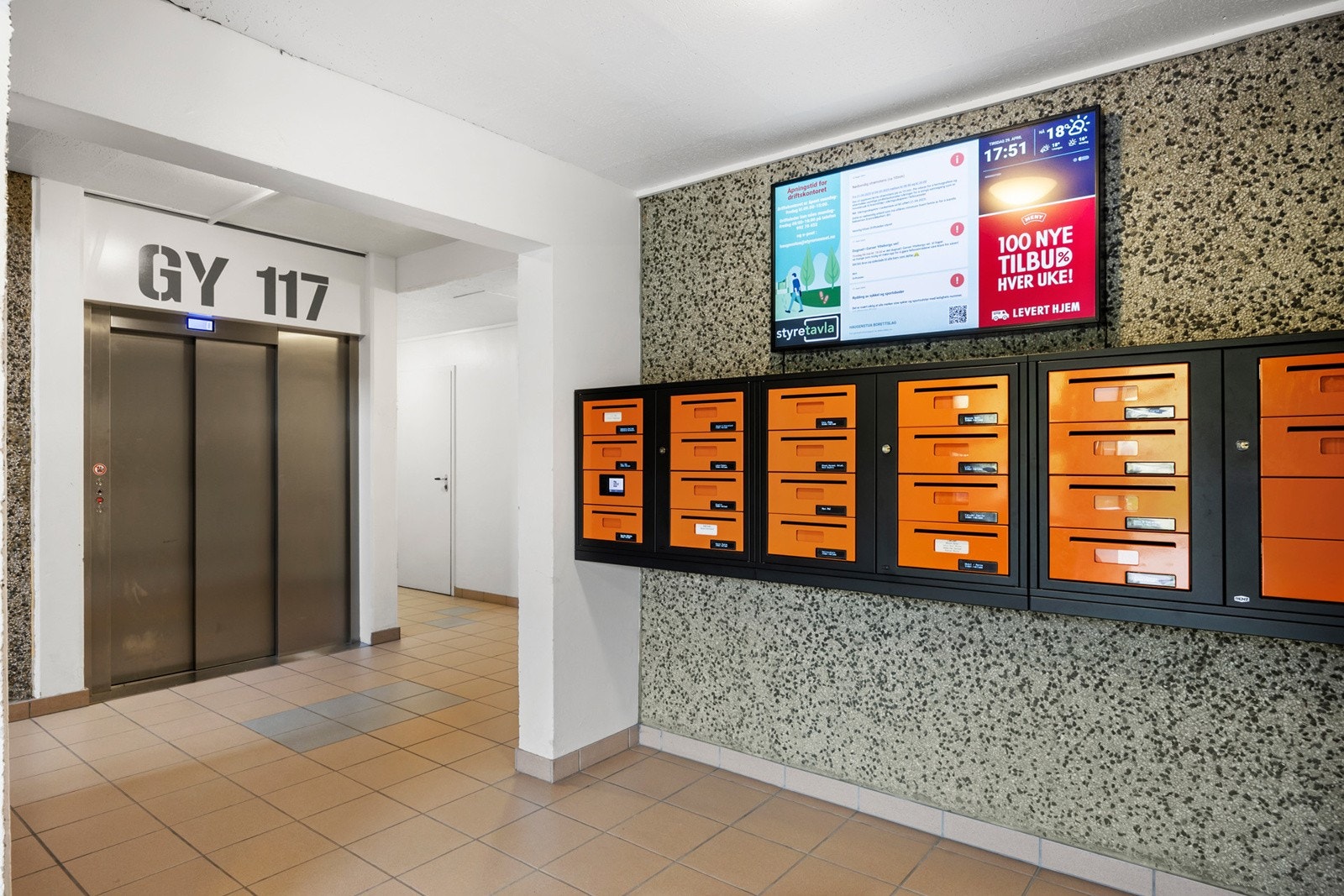 Felles postkasser ved inngangsparti. Galleribilde
