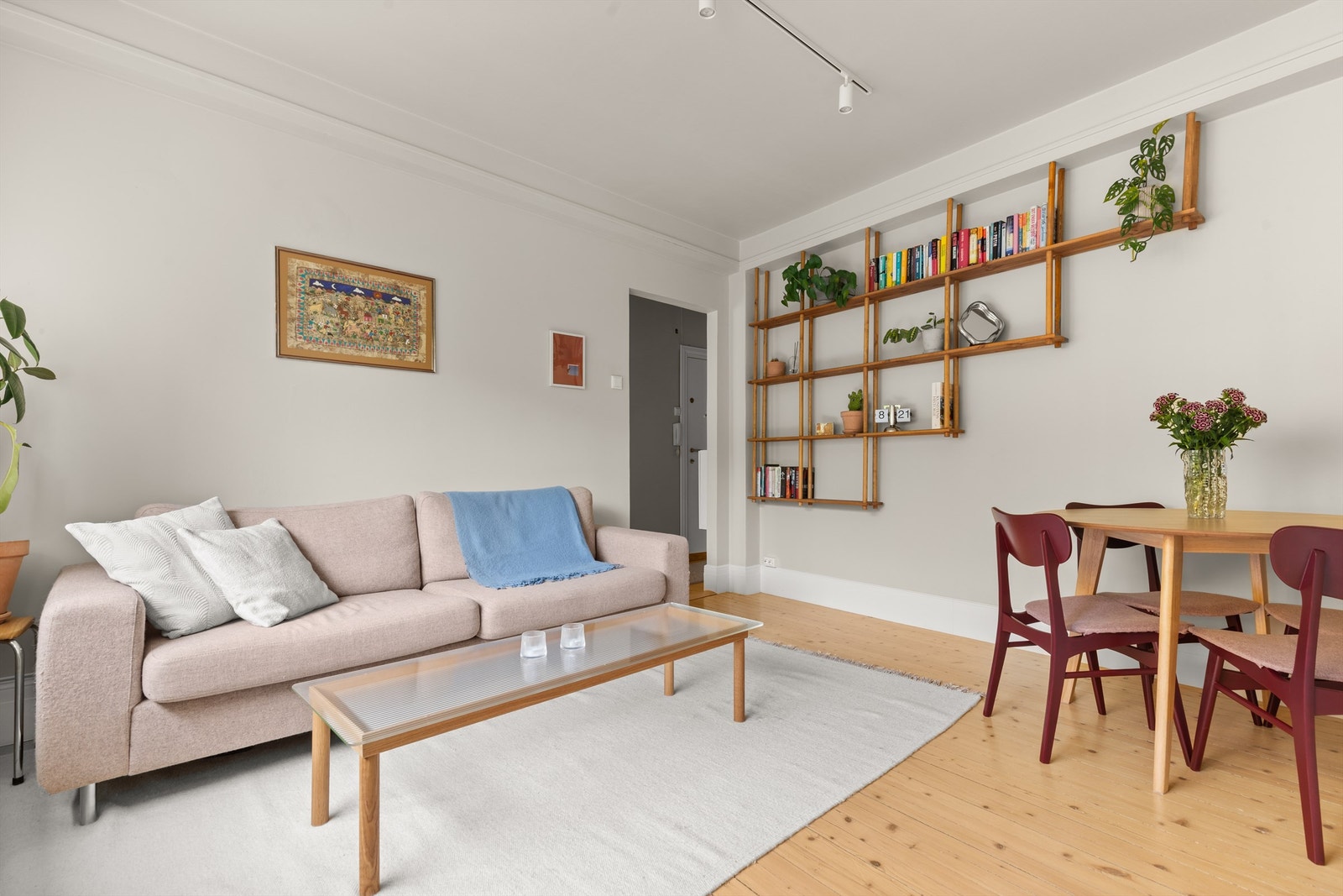 Nora Rørvik Larsen v/ Krogsveen har gleden av å presentere Enebakkveien 20A! Galleribilde