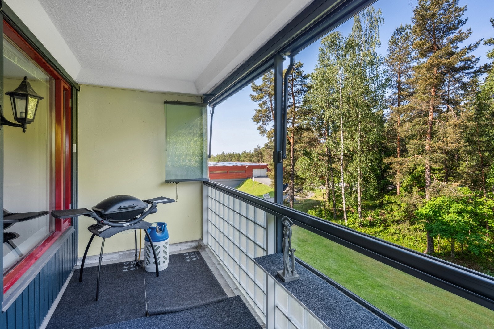 Har du aldri vært på Romsås så bør du ta turen til denne flotte bydelen som ligger høyt og fritt, omkranset av Lillomarka. Galleribilde
