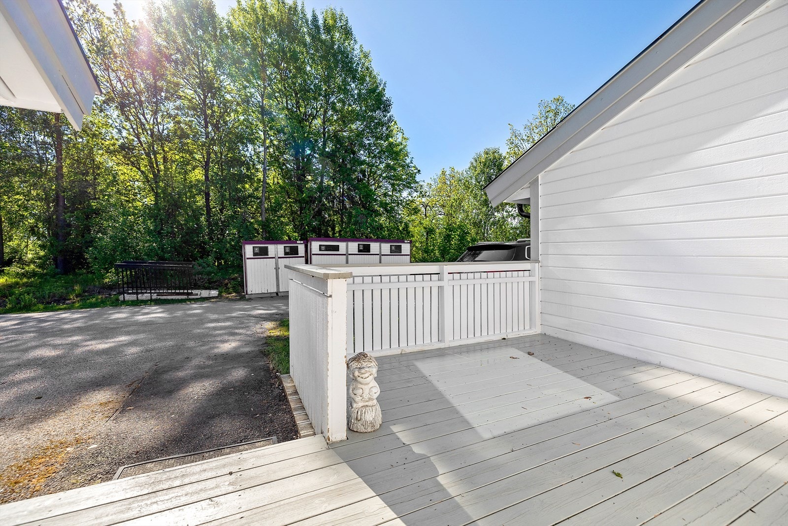 Skåumsletta 11C kombinerer det beste av to verdener: rolige og grønne omgivelser med nærhet til alt du trenger. Galleribilde