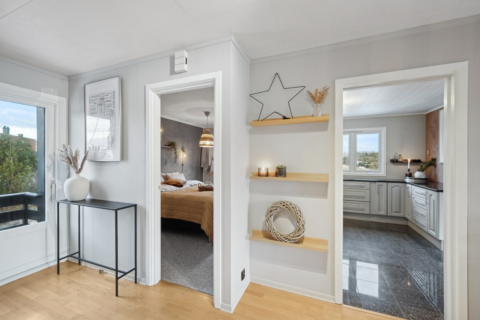 Trapperom/gang i 2. etasje. Galleribilde