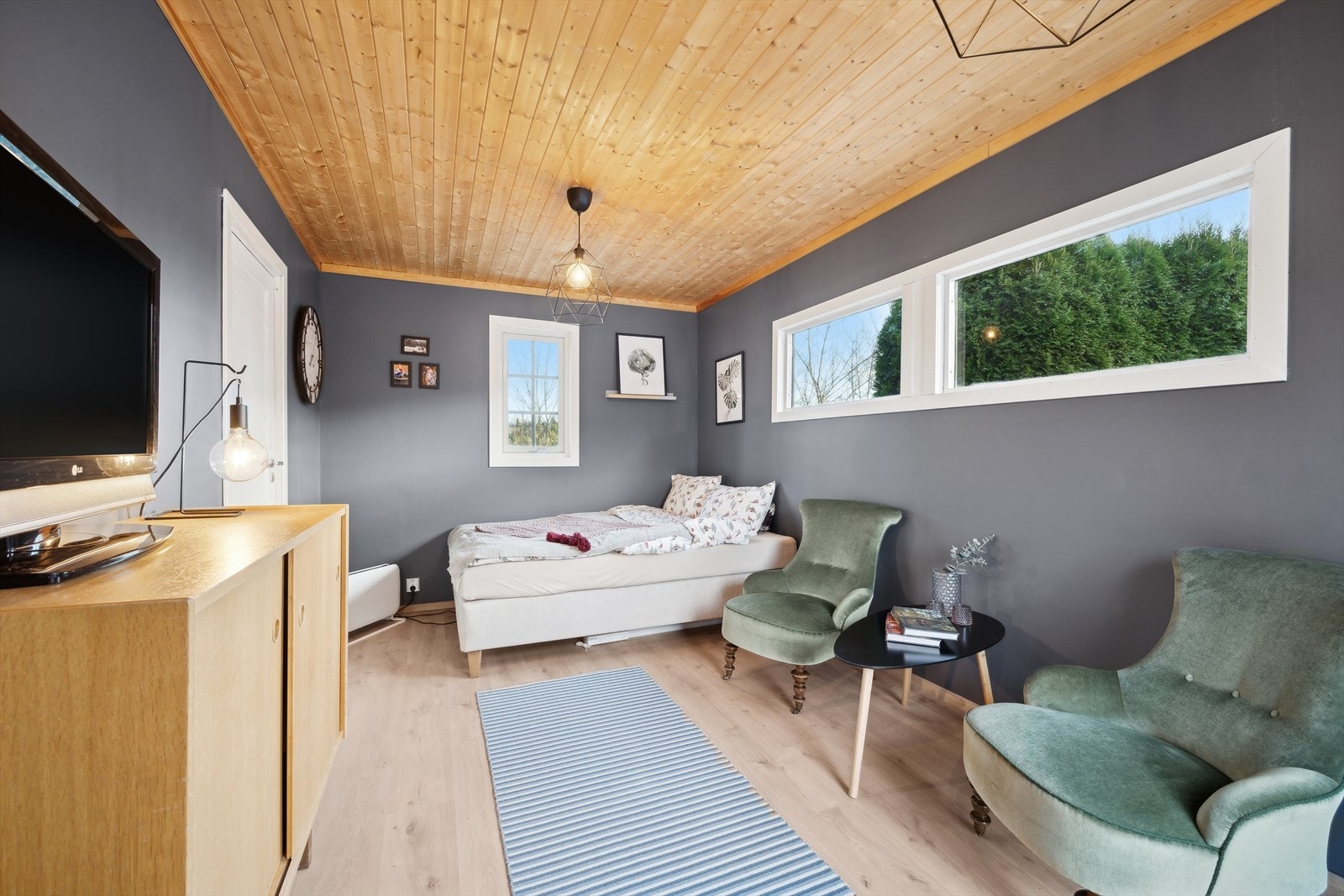 Isolert og innredet uthus/utebod (ikke omsøkt eller byggemeldt). Galleribilde