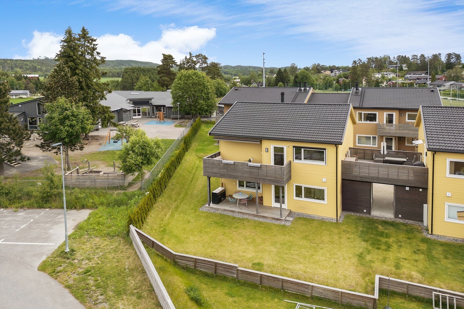 Barnevennlig område med barnehage i umiddelbar nærhet Galleribilde
