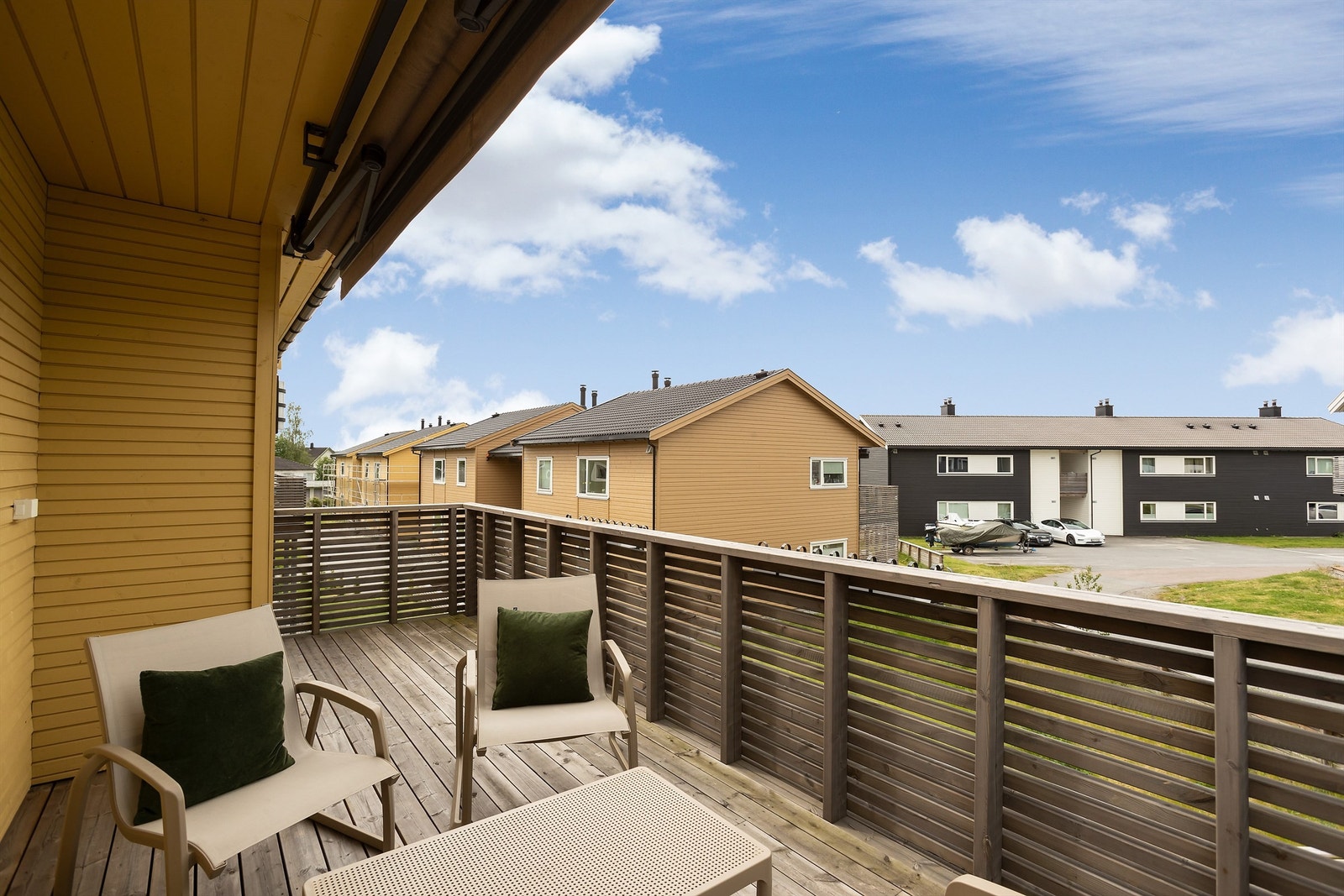 Verandaen er delvis overbygget og er på ca. 13 kvm. Galleribilde