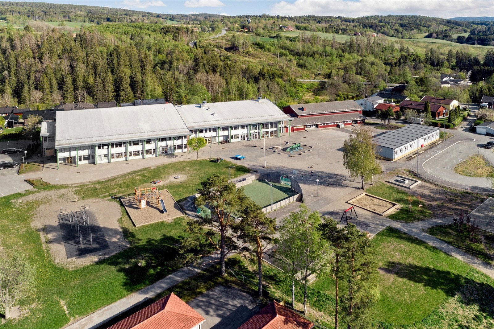 Tomter barneskole ligger i kort avstand fra boligen Galleribilde