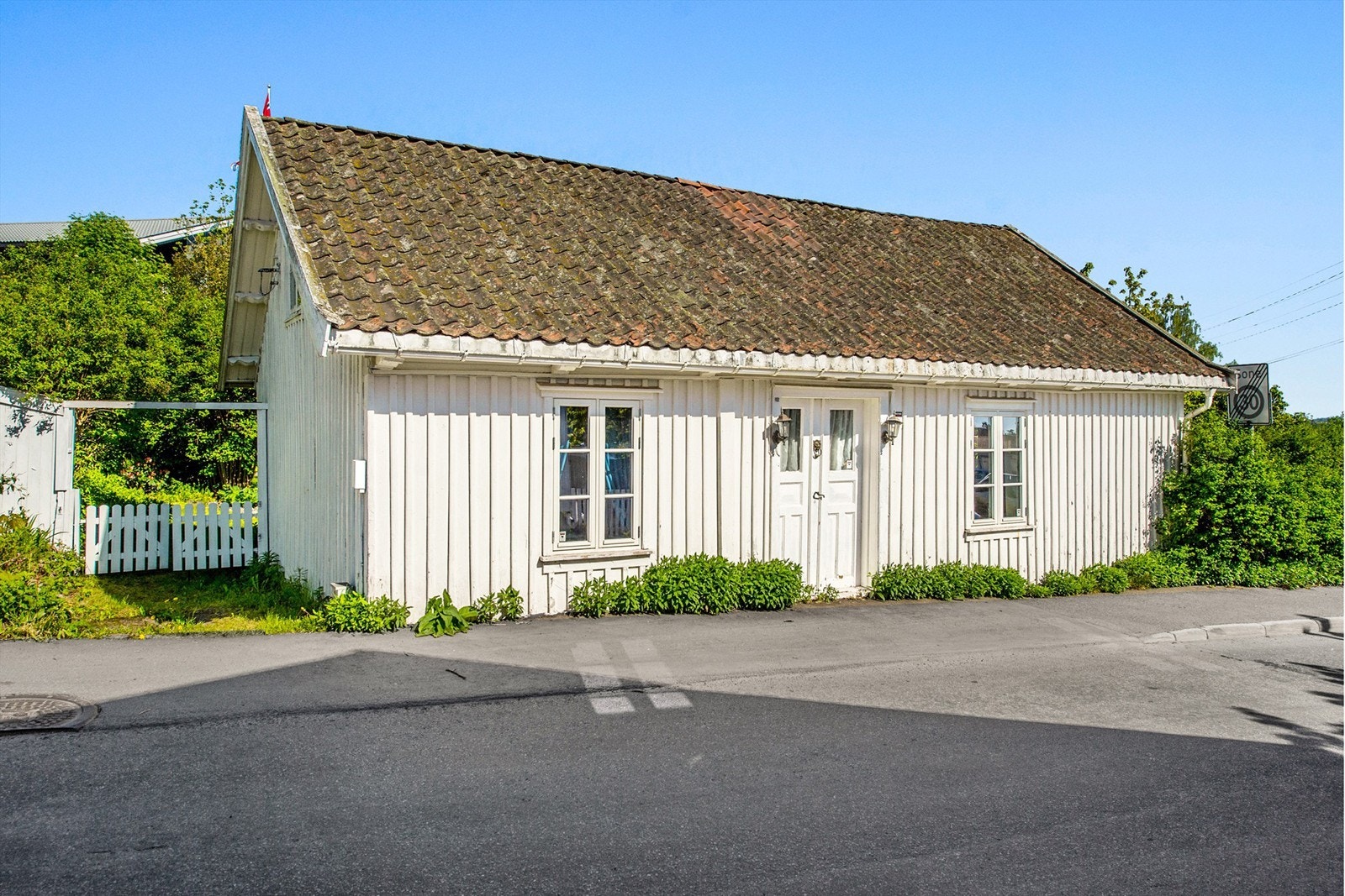 Hovedhus er fra ca 1858. Fasade vest. Galleribilde